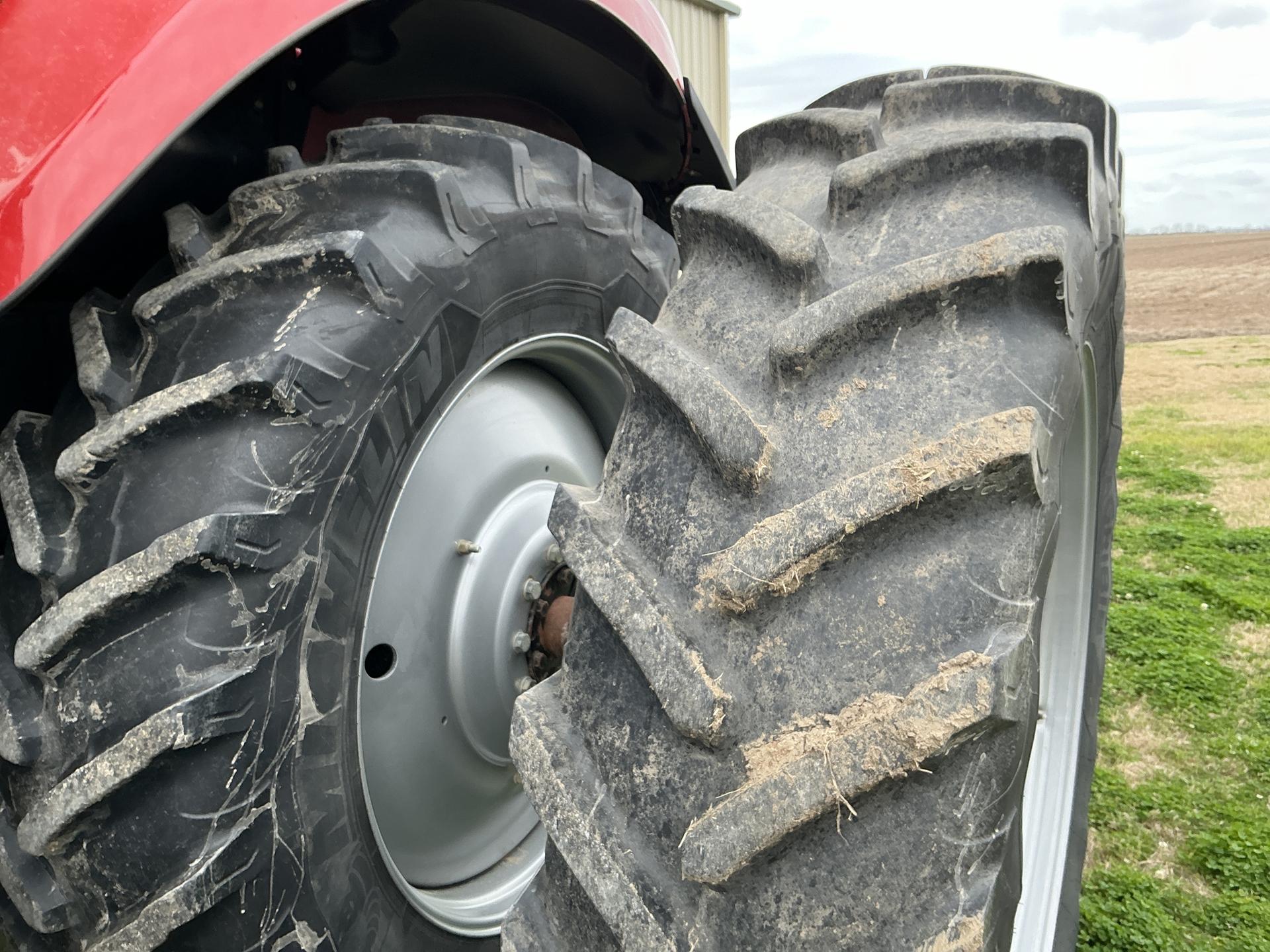 2022 Case IH 400 Image