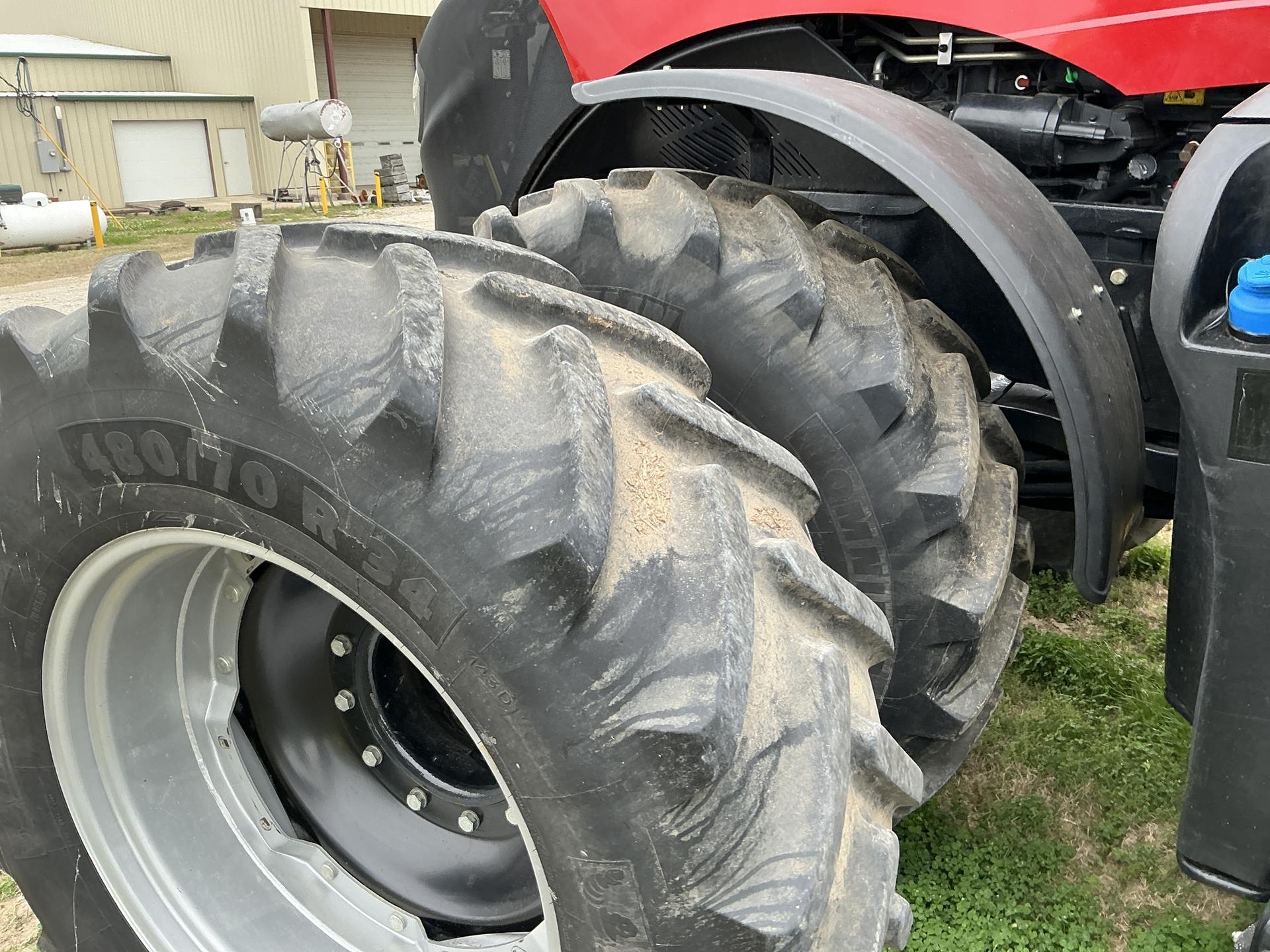 2022 Case IH 400 Image