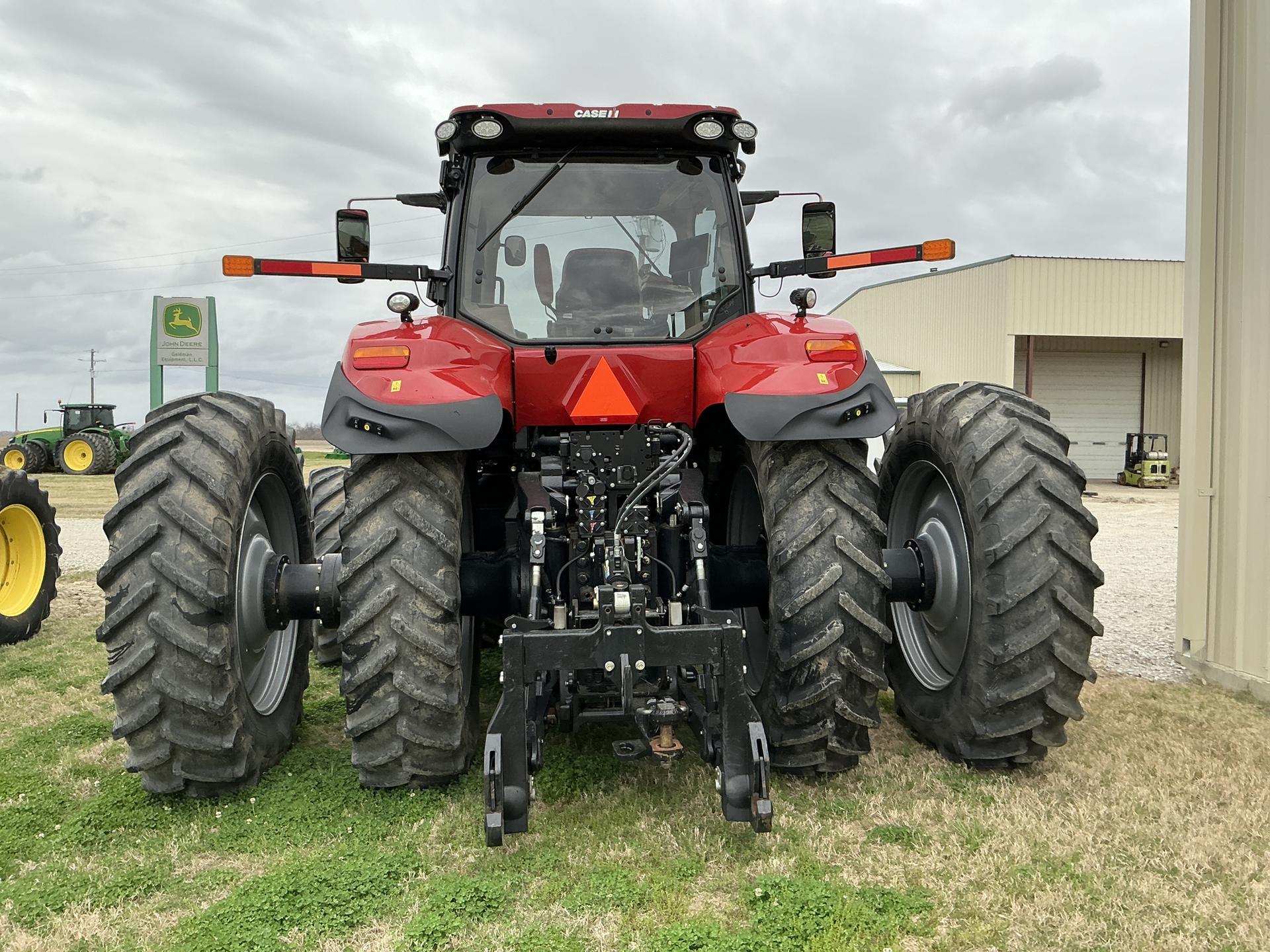 2022 Case IH 400 Image