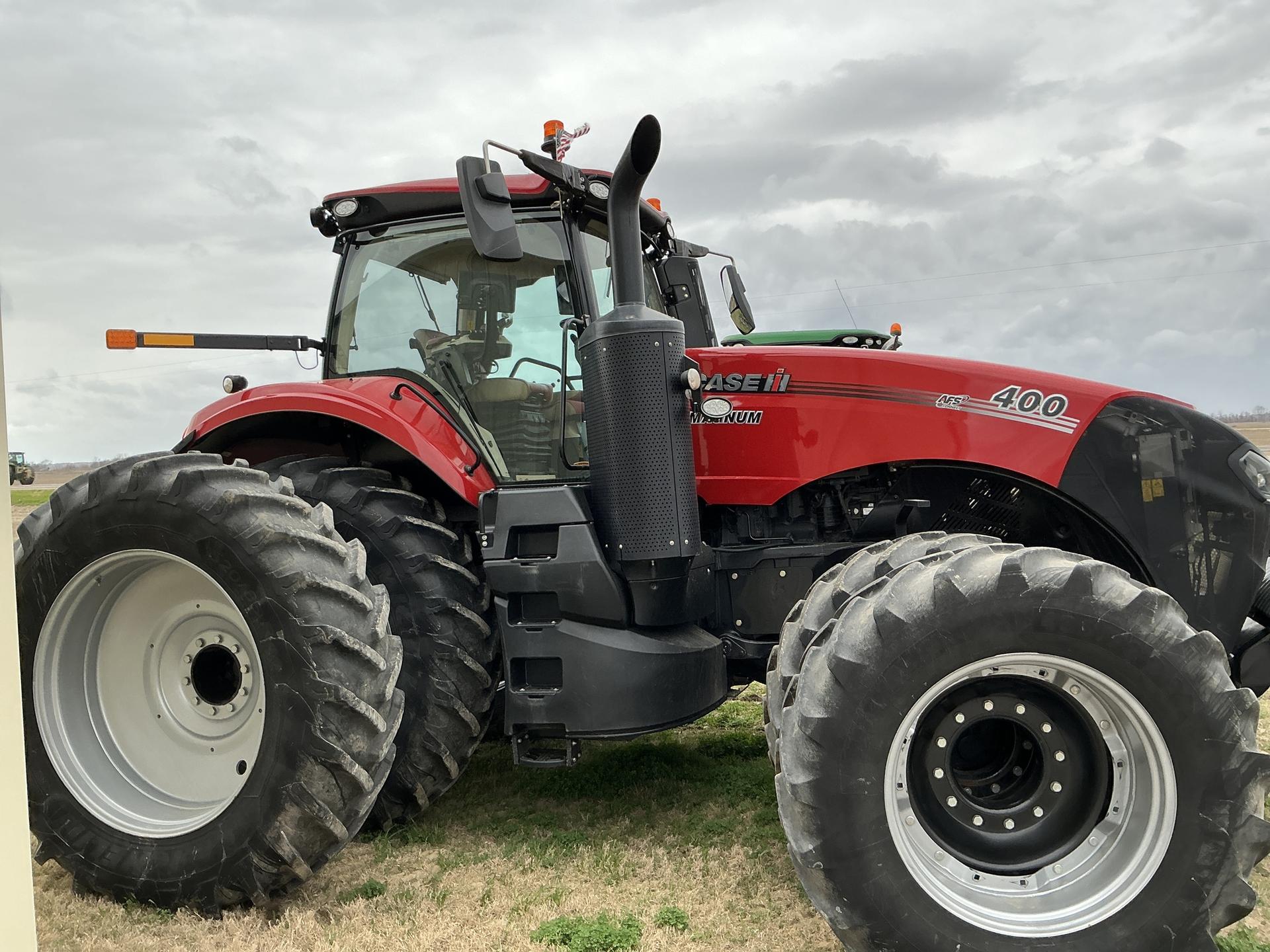 2022 Case IH 400 Image