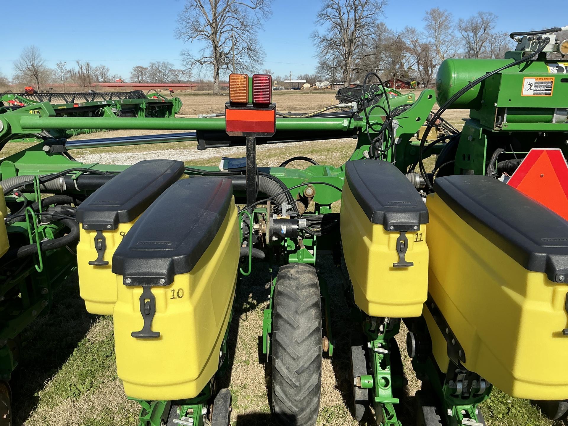 2016 John Deere ORTHMAN DR12 twin row Image