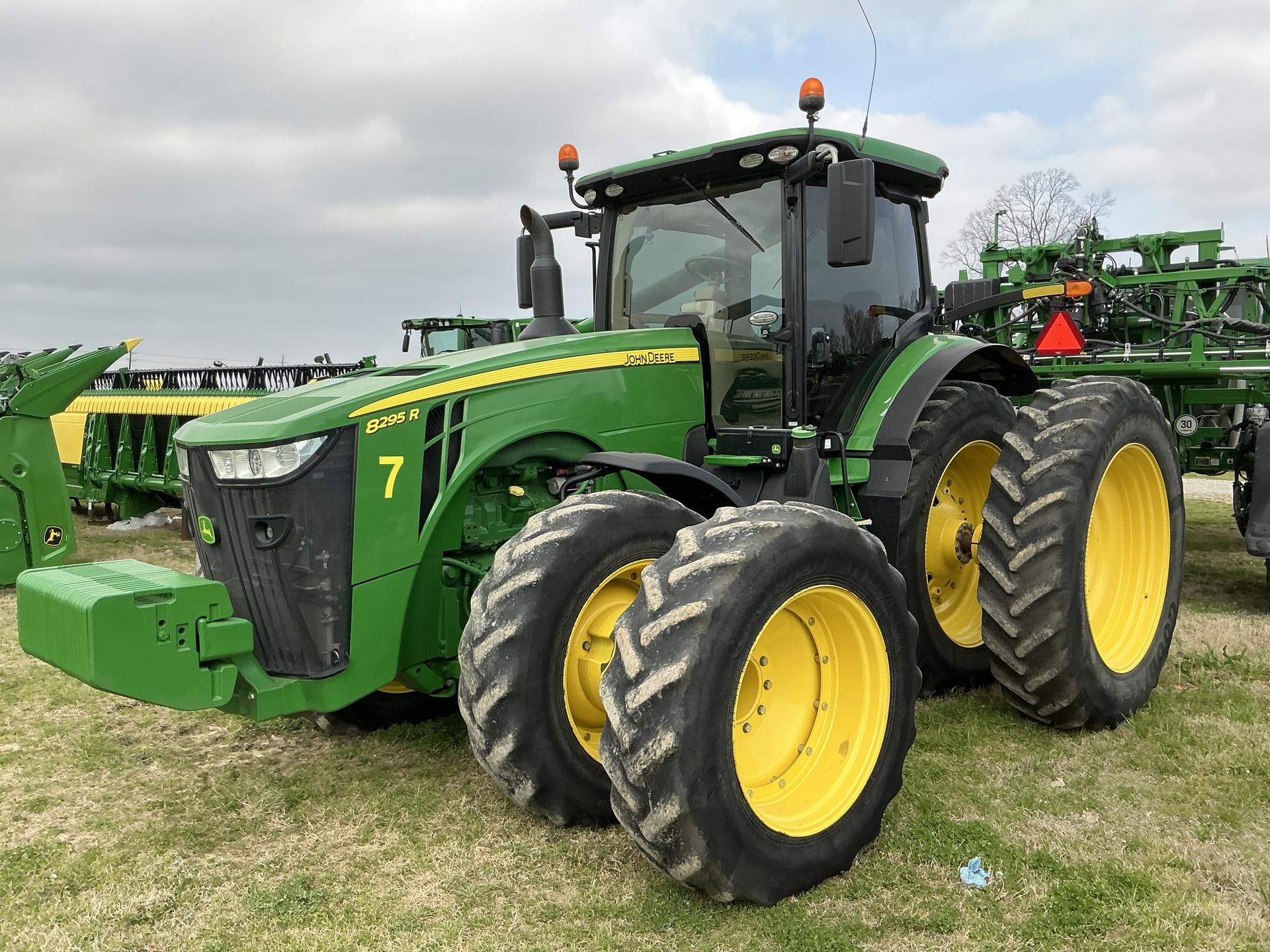 2019 John Deere 8295R Image