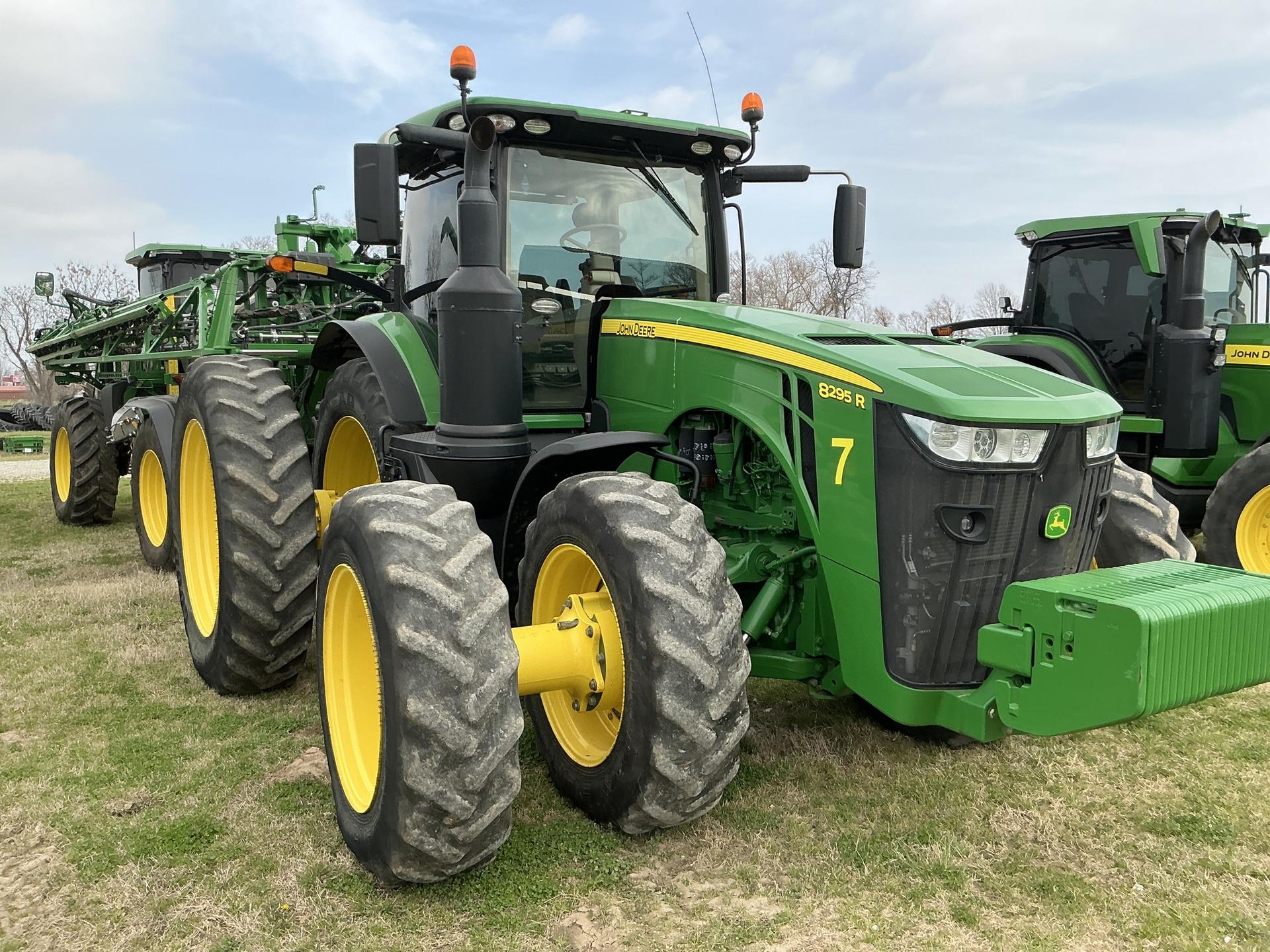 2019 John Deere 8295R Image
