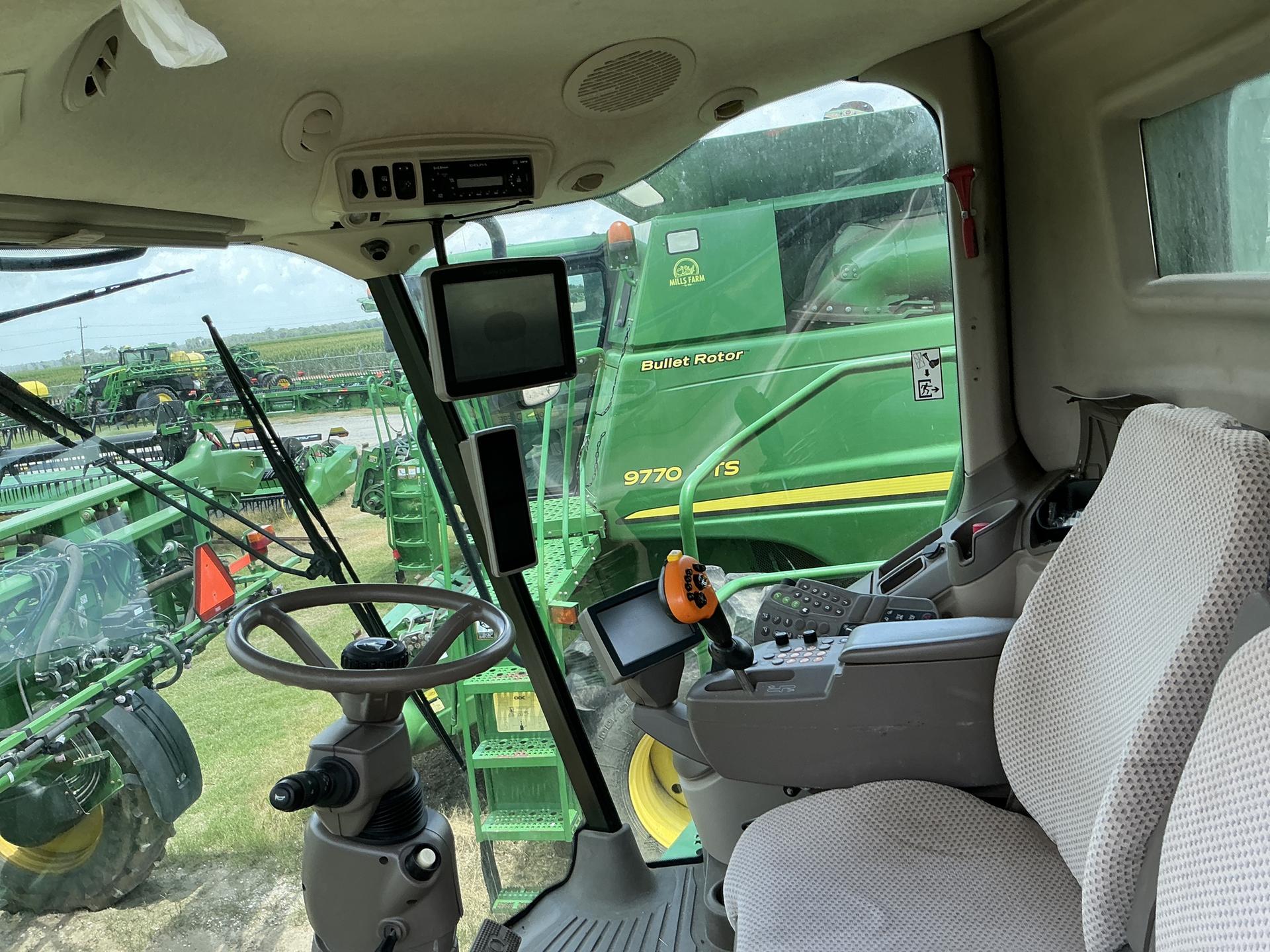 2012 John Deere S670 Image