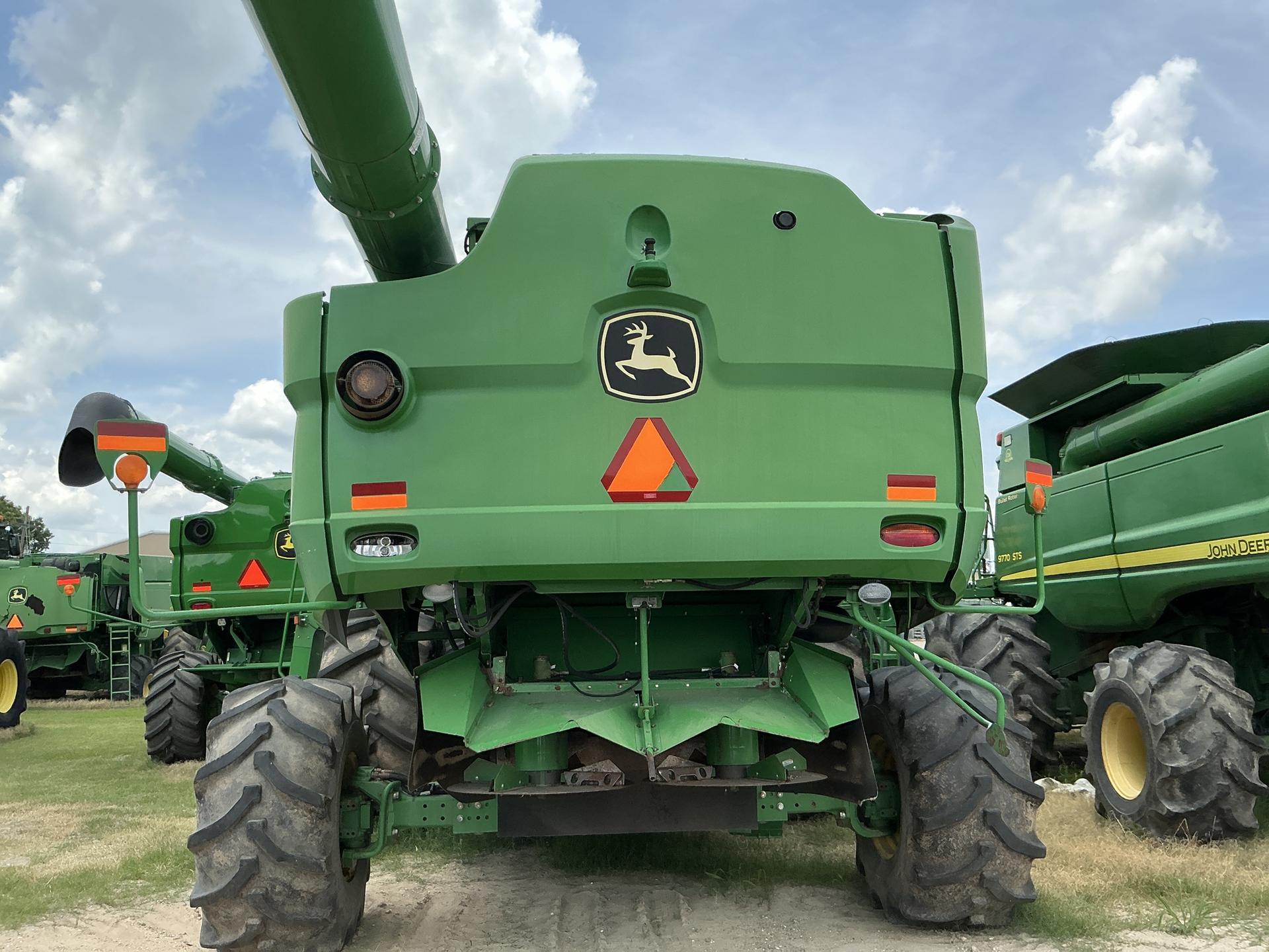 2012 John Deere S670 Image