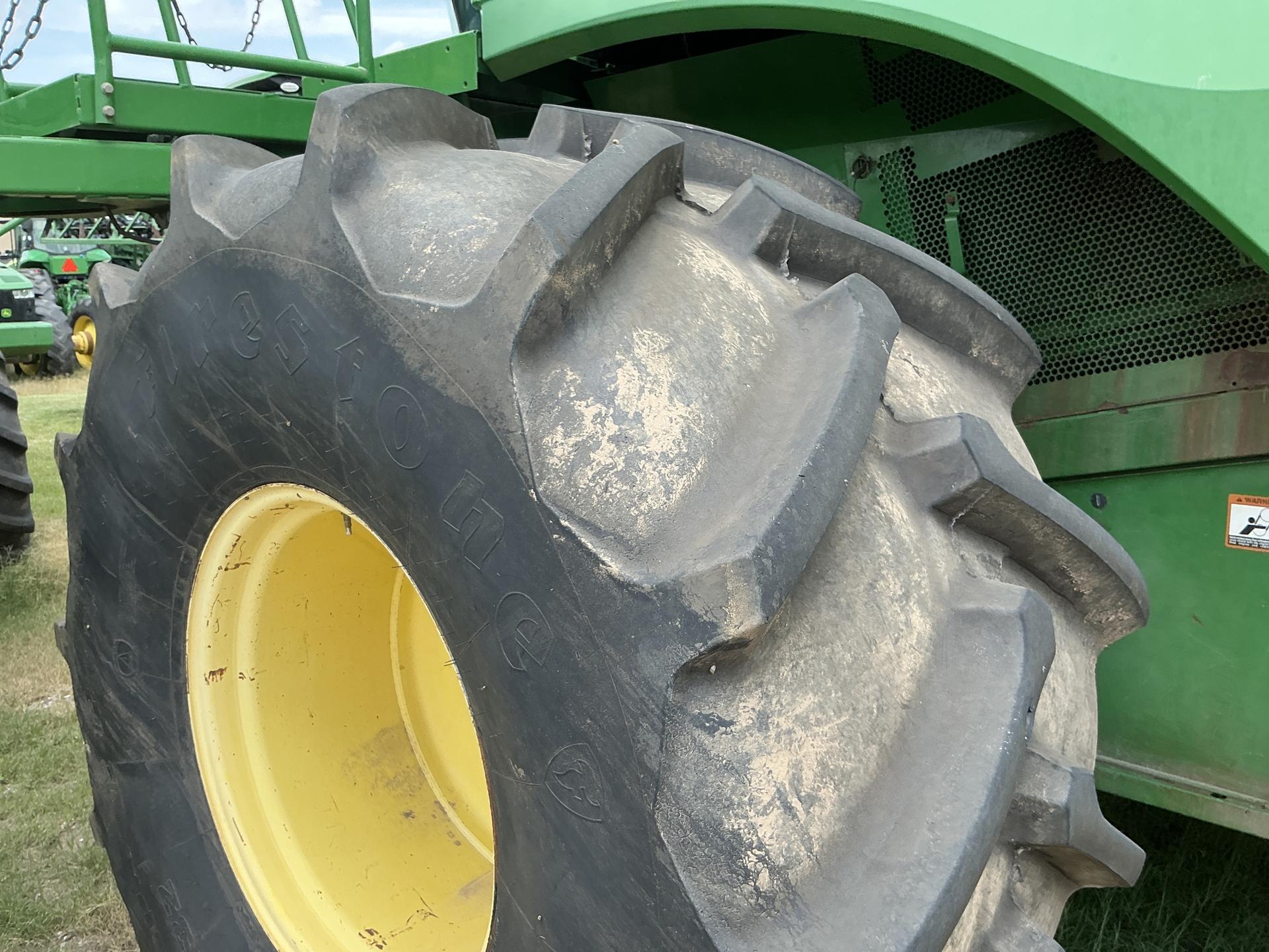 2012 John Deere S670 Image