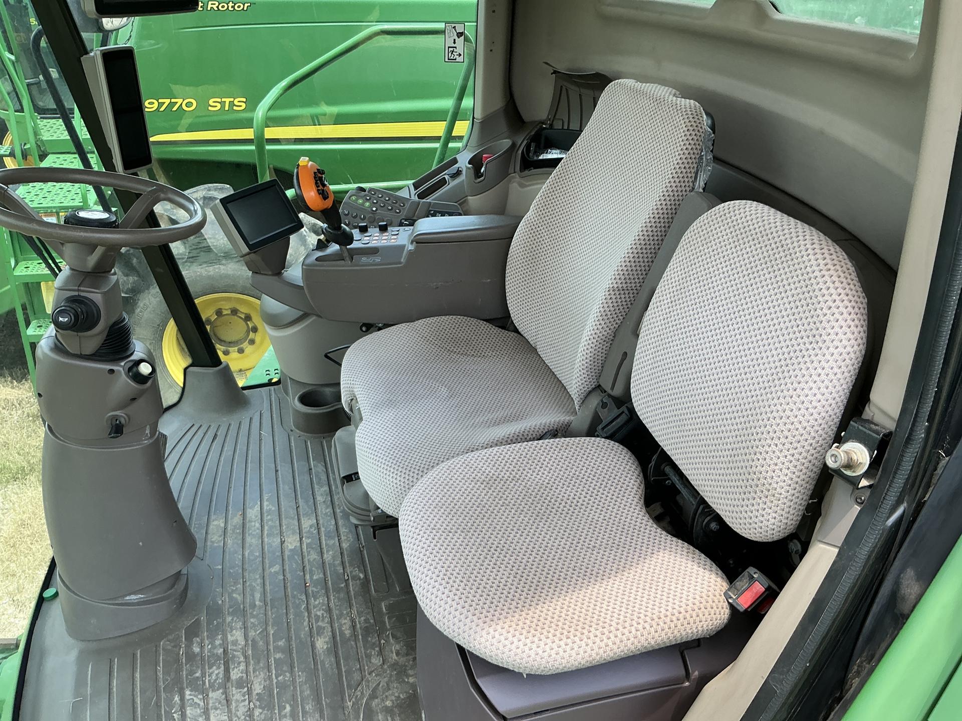 2012 John Deere S670 Image