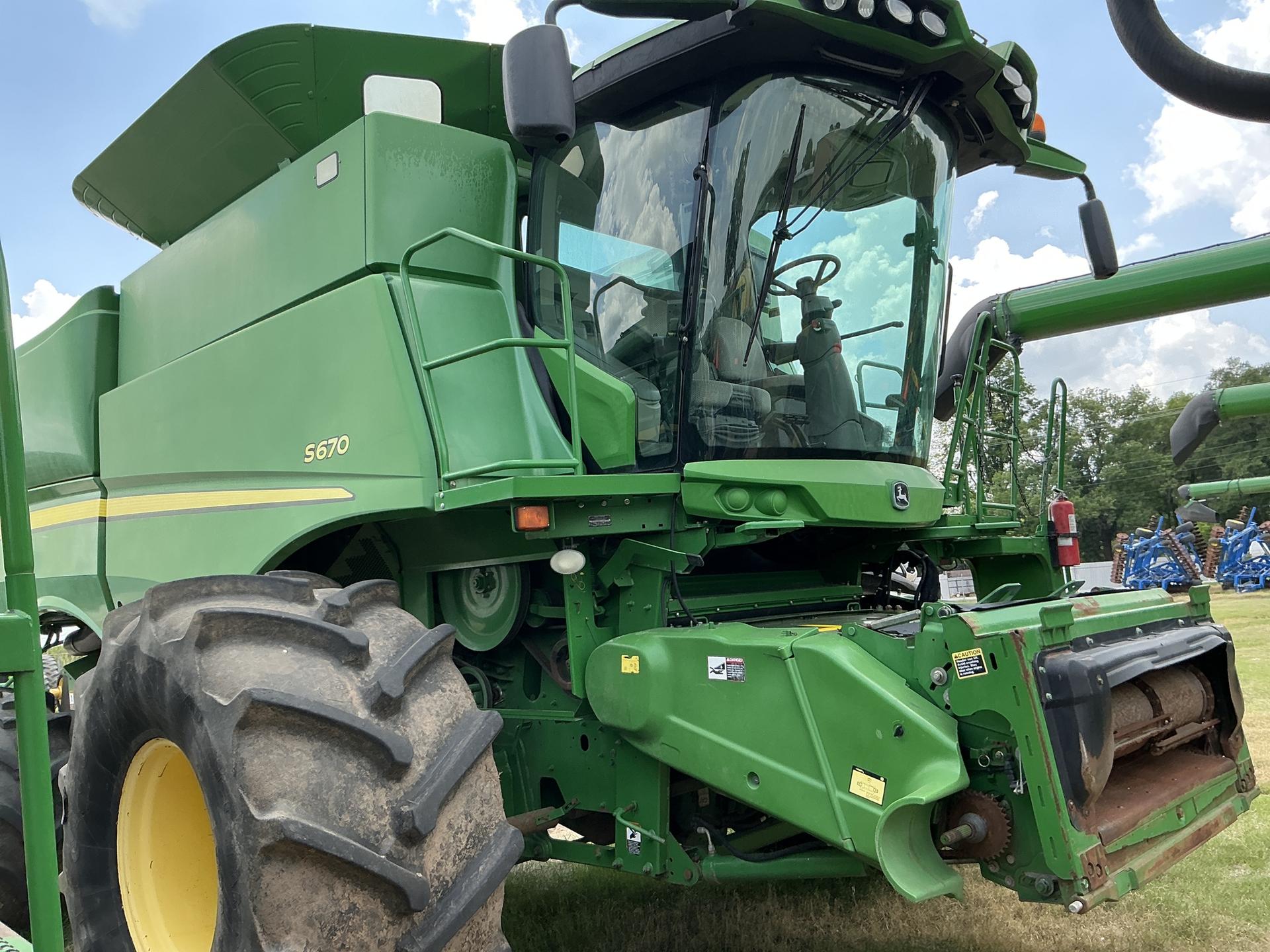 2012 John Deere S670 Image