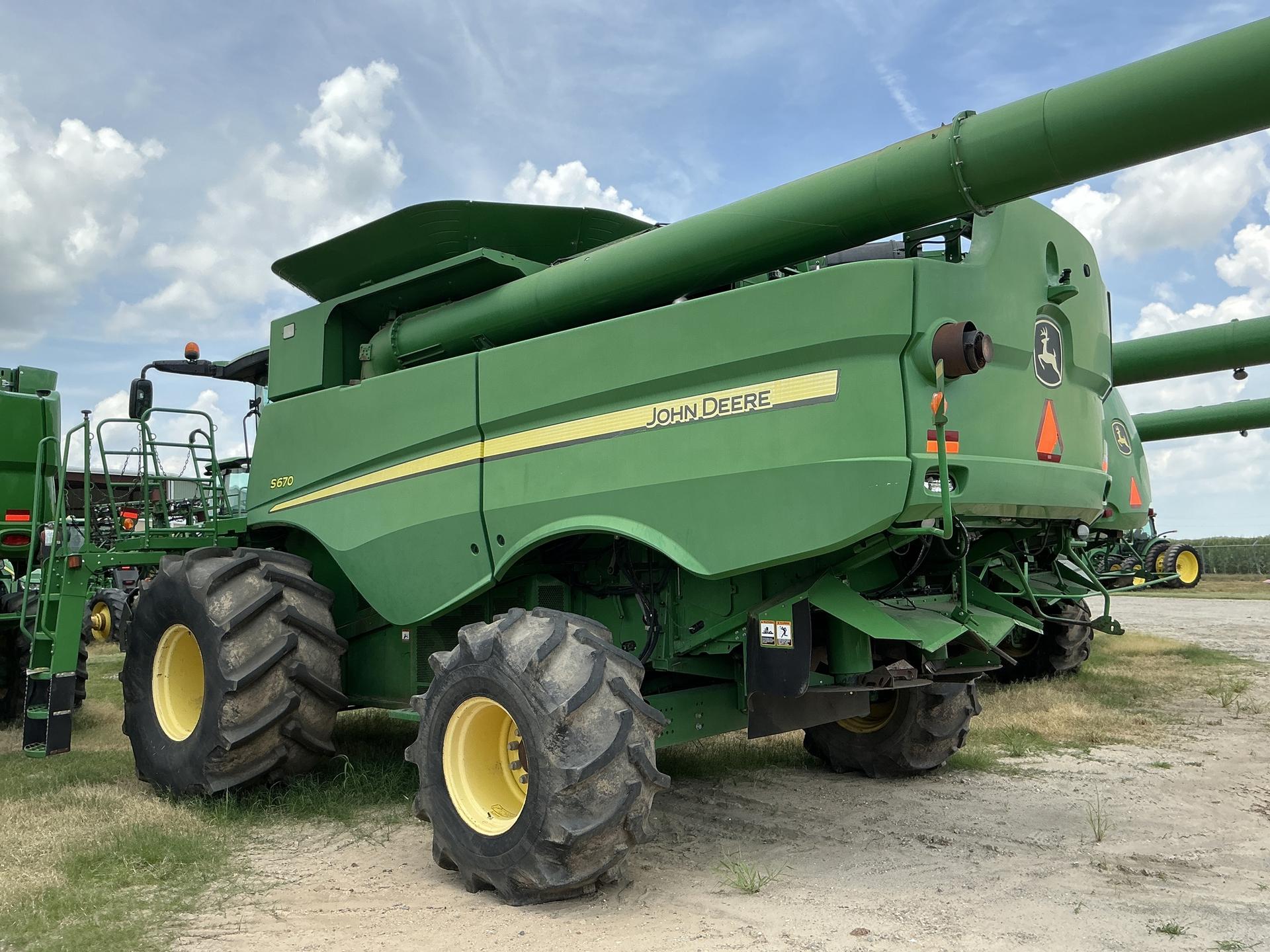2012 John Deere S670 Image