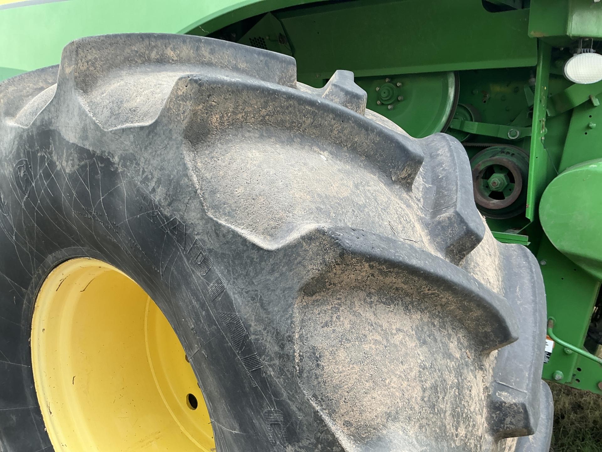 2012 John Deere S670 Image