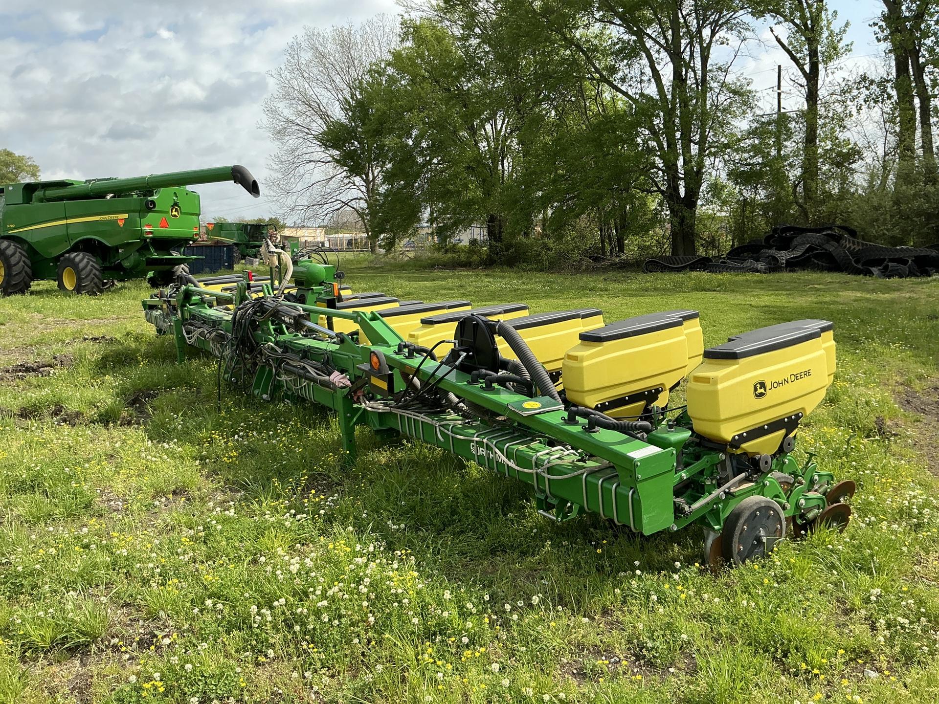 2017 Orthman 1725 planter Image