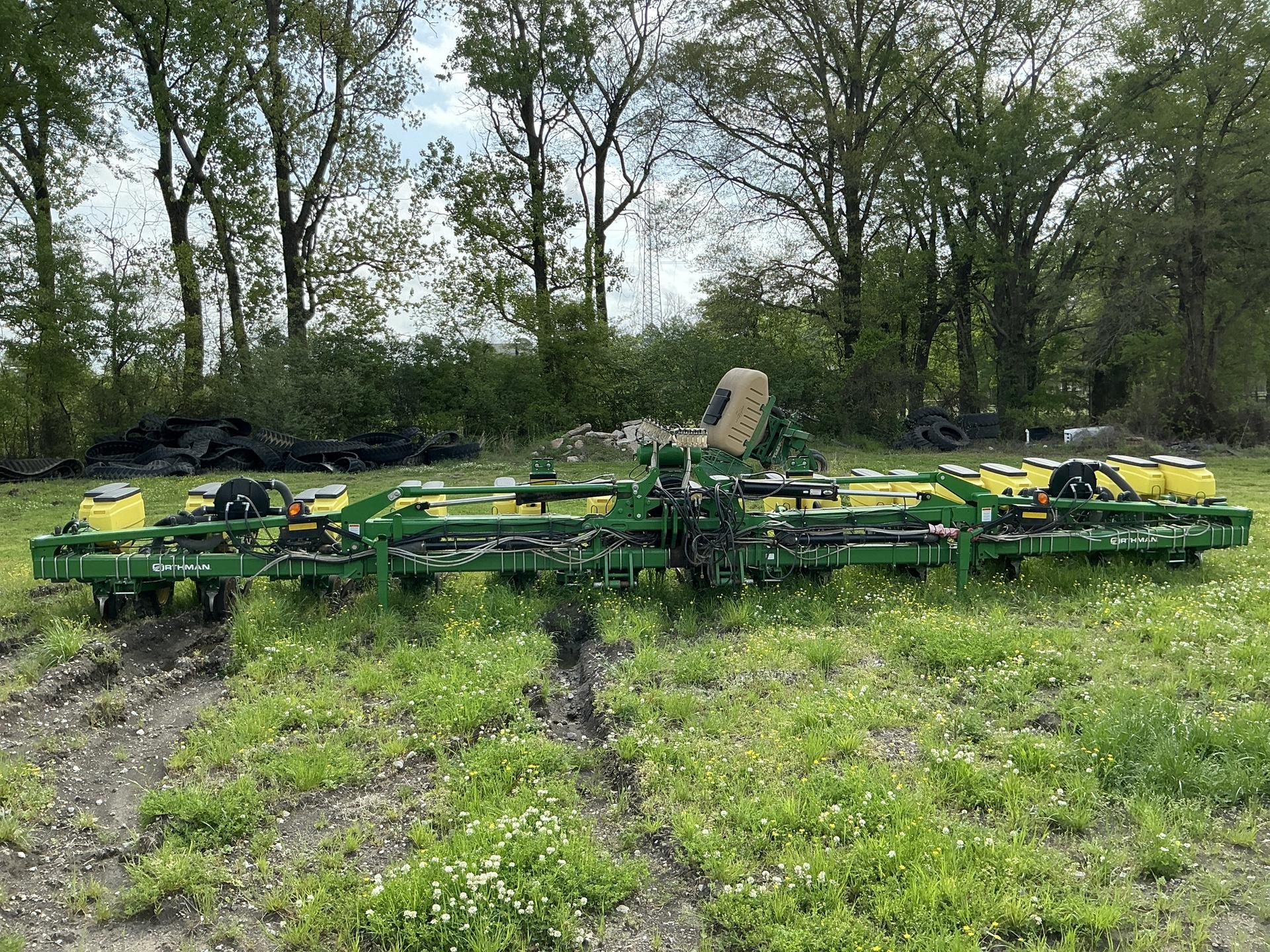 2017 Orthman 1725 planter Image