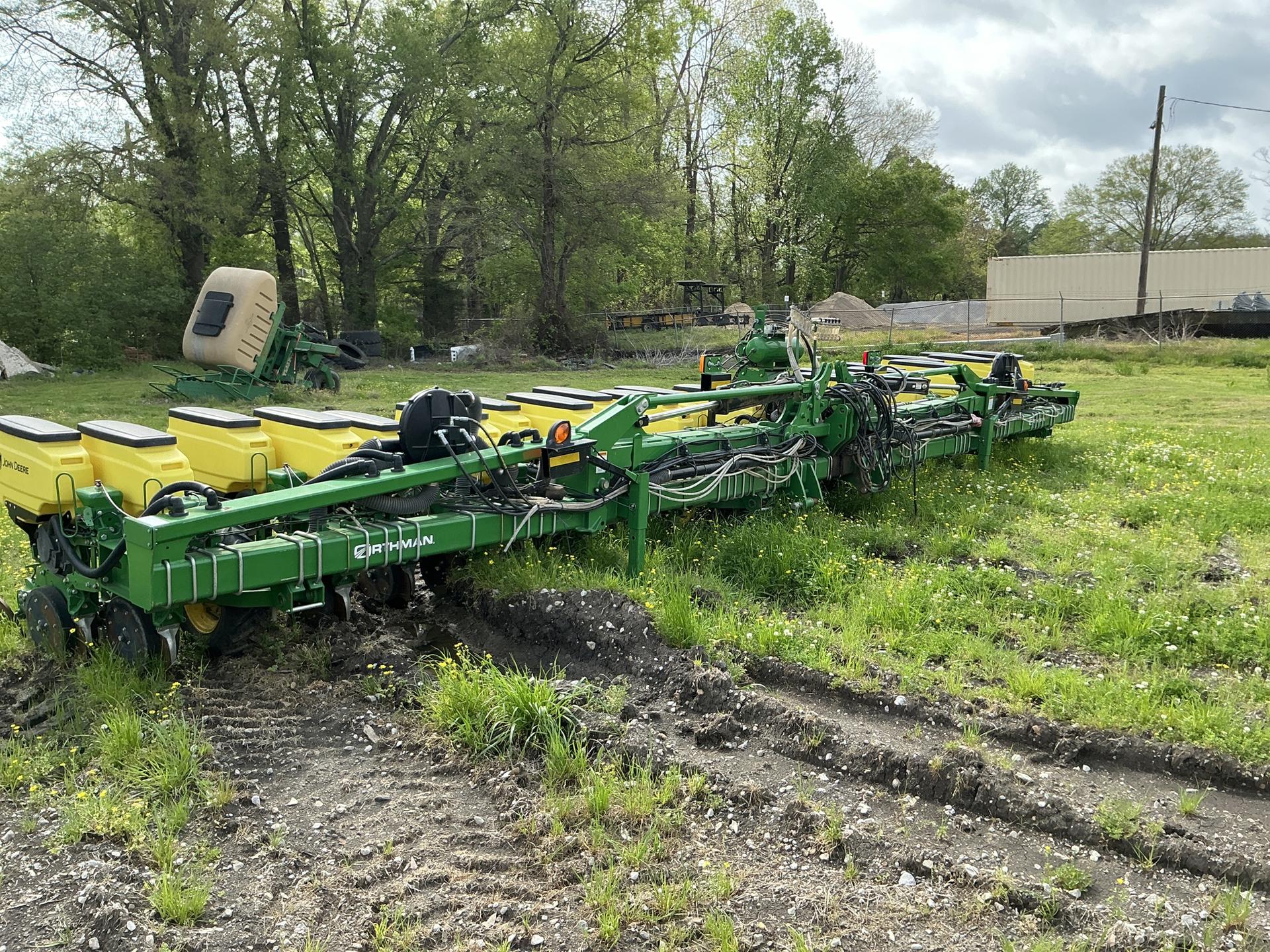 2017 Orthman 1725 planter Image