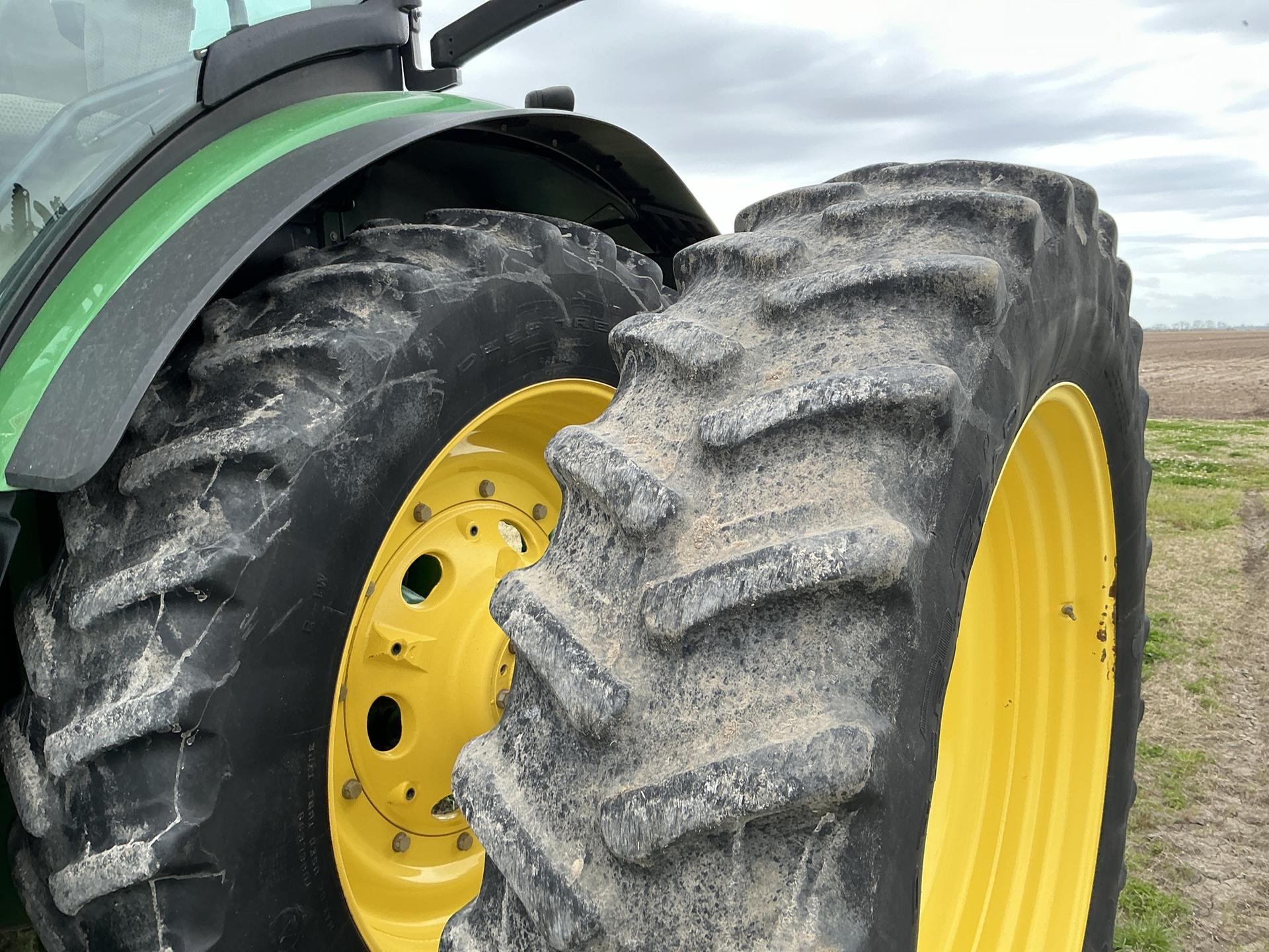 2018 John Deere 8295R Image
