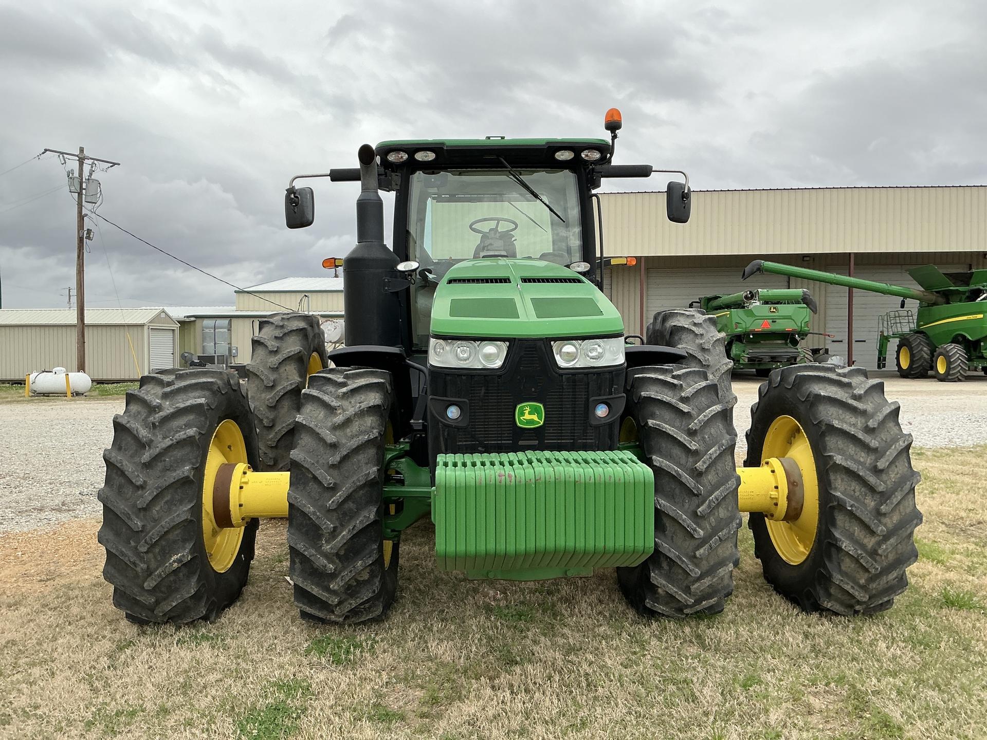 2016 John Deere 8320R Image