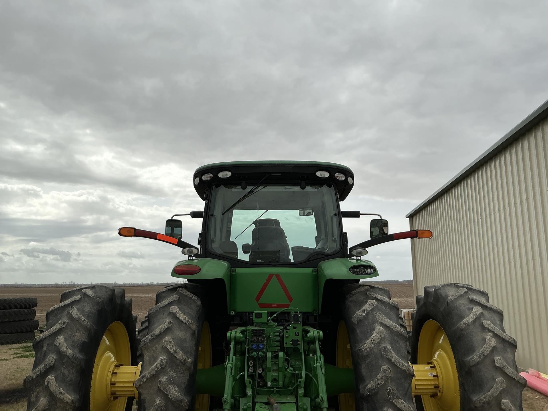 2016 John Deere 8320R Image