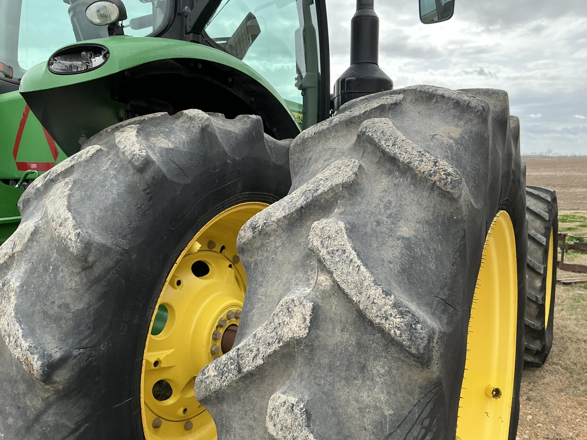 2016 John Deere 8320R Image
