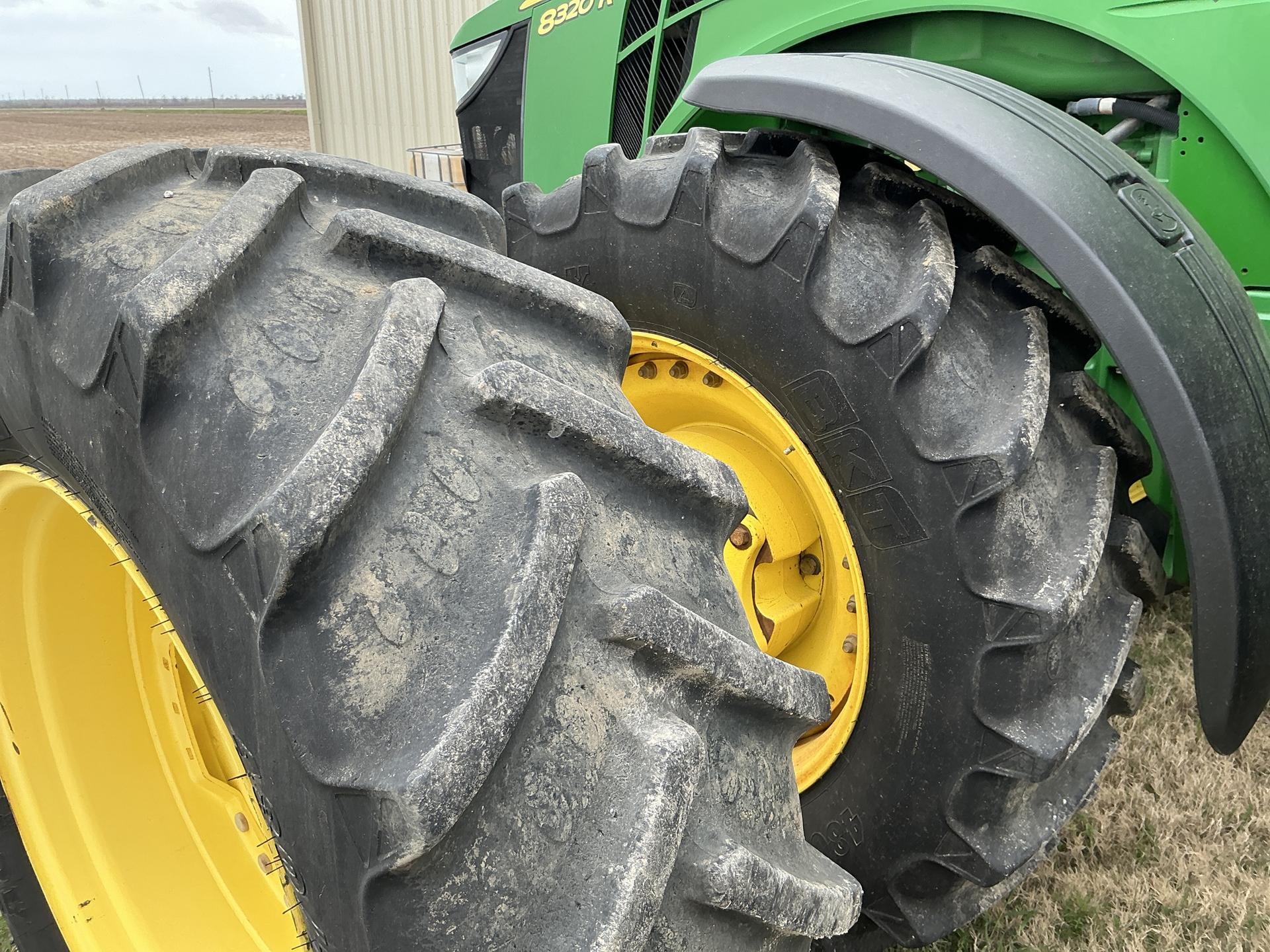 2016 John Deere 8320R Image