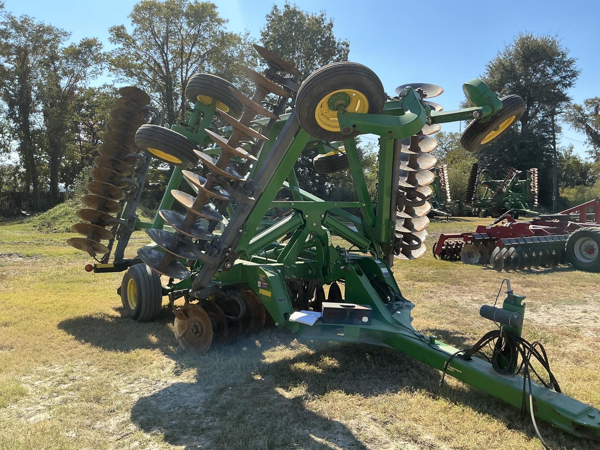2016 John Deere 2623 Image