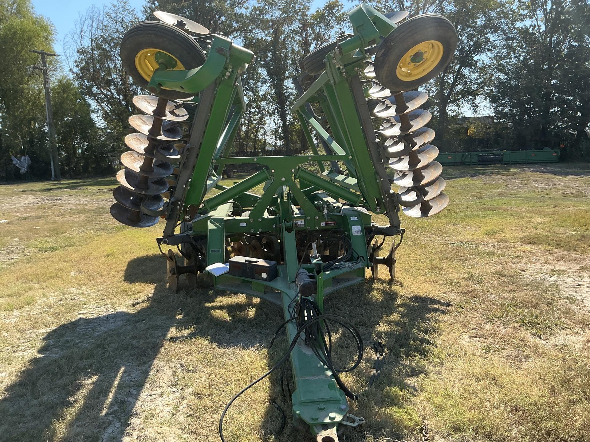 2016 John Deere 2623 Image