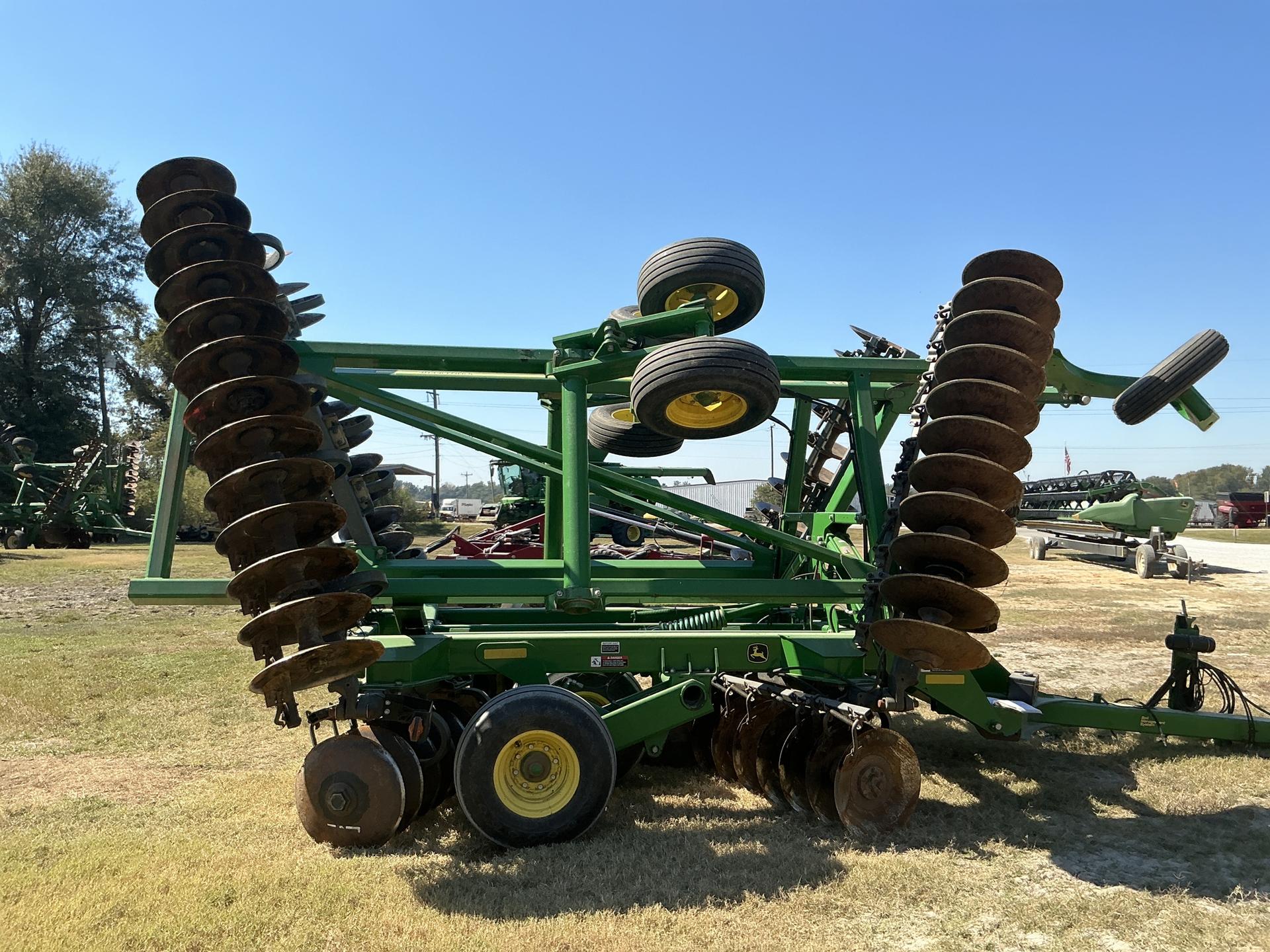 2016 John Deere 2623 Image