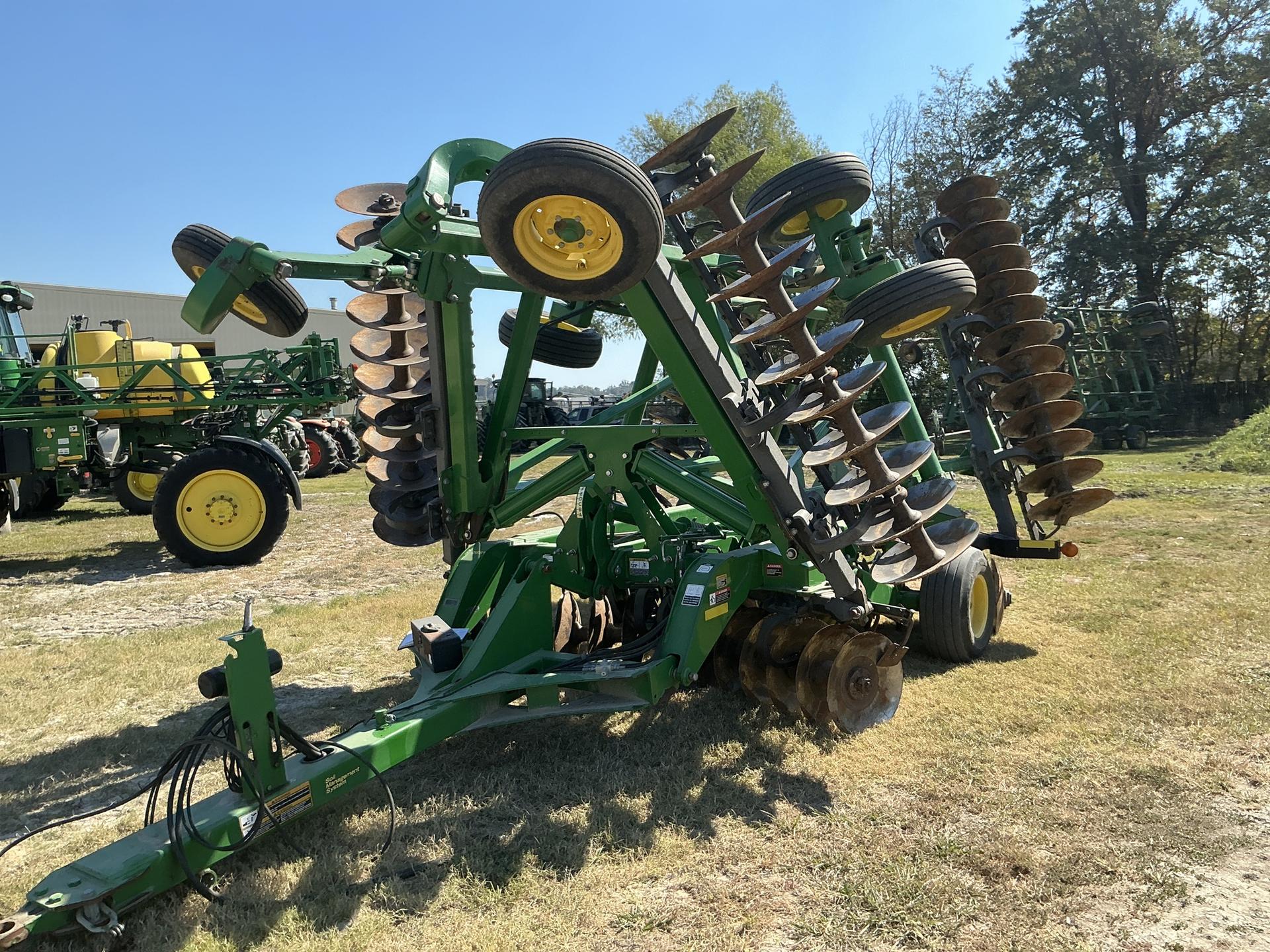 2016 John Deere 2623 Image