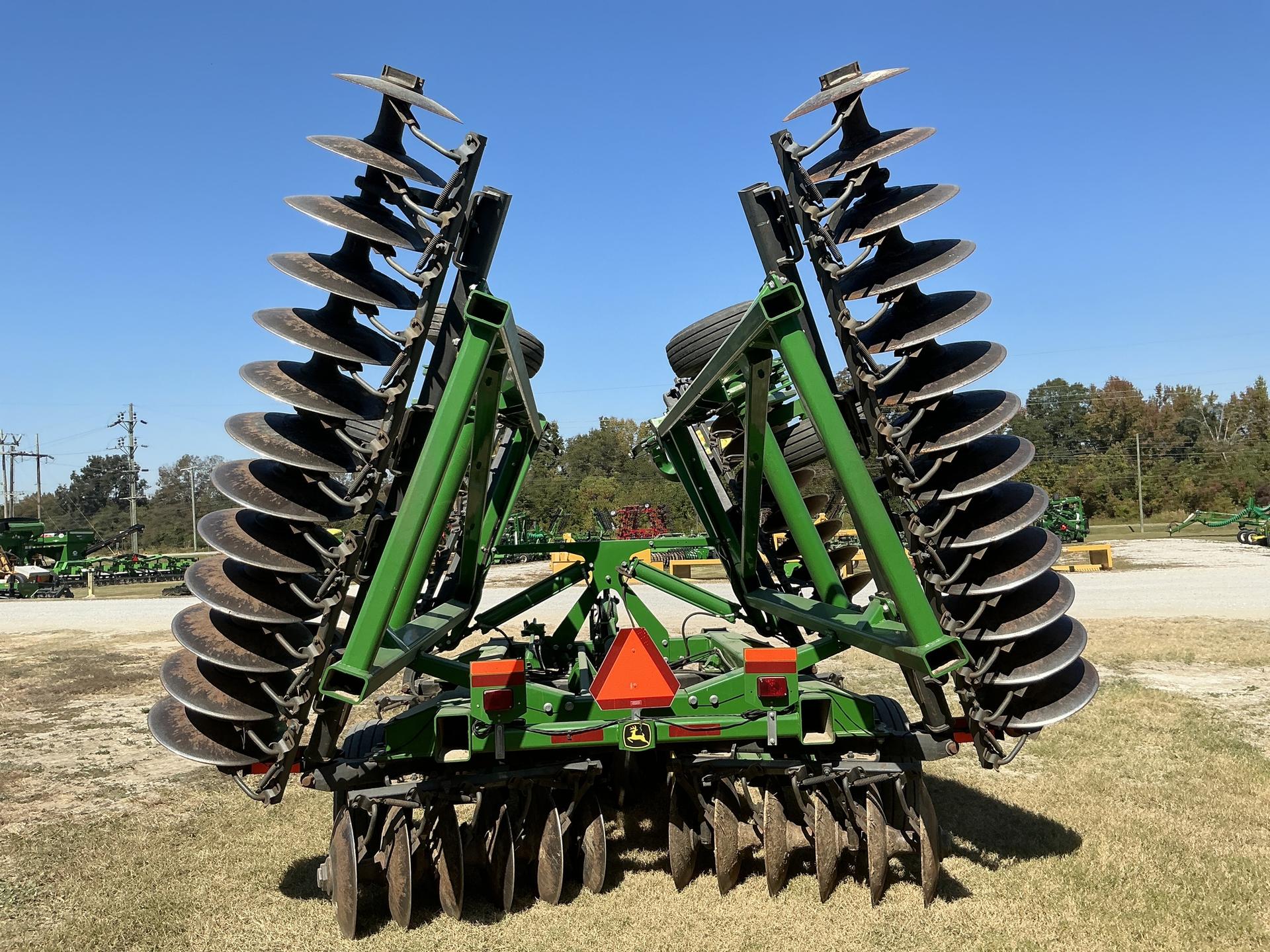 2016 John Deere 2623 Image