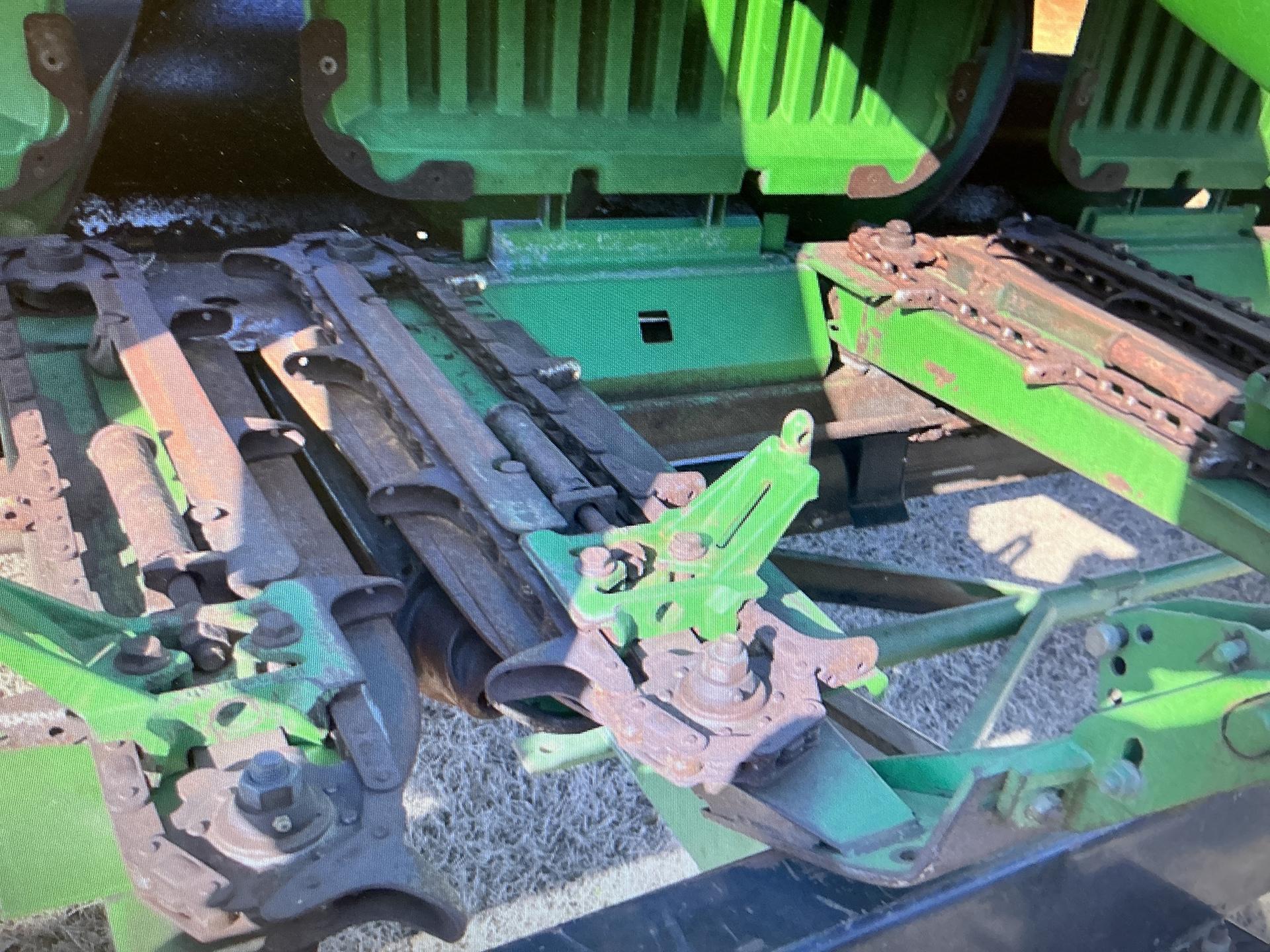 2007 John Deere 894 Image