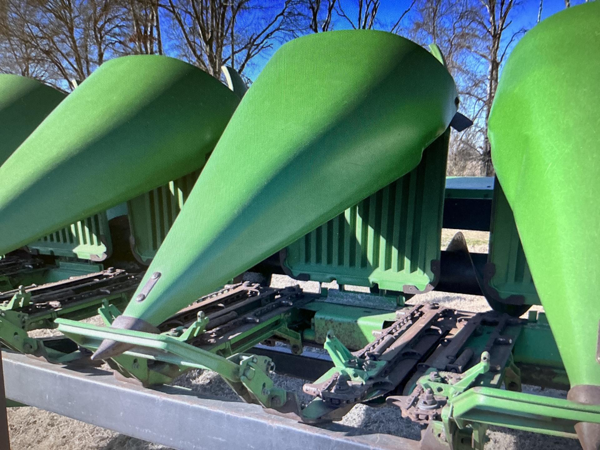 2007 John Deere 894 Image
