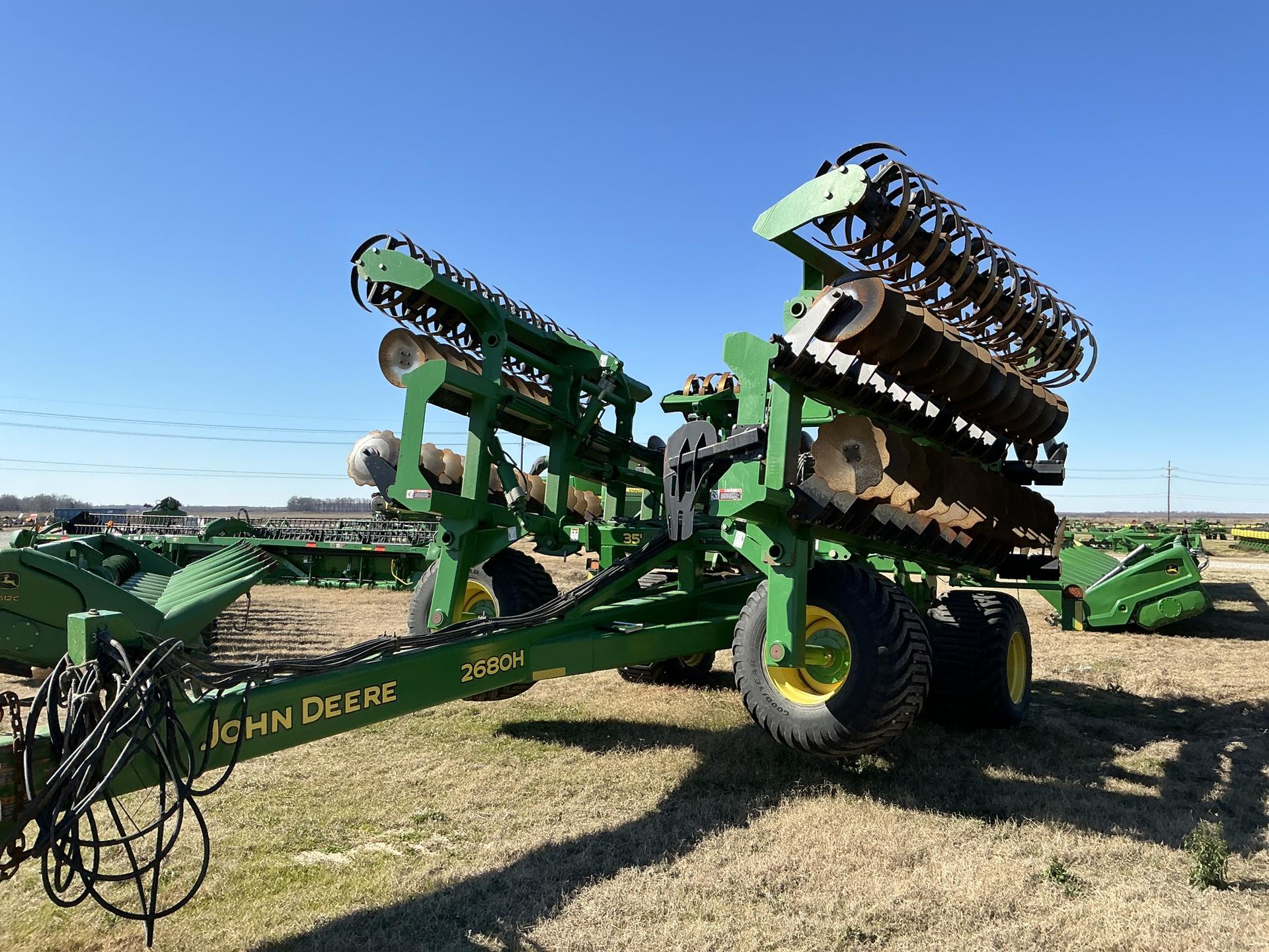 2018 John Deere 2680H 35’ speed disk Image