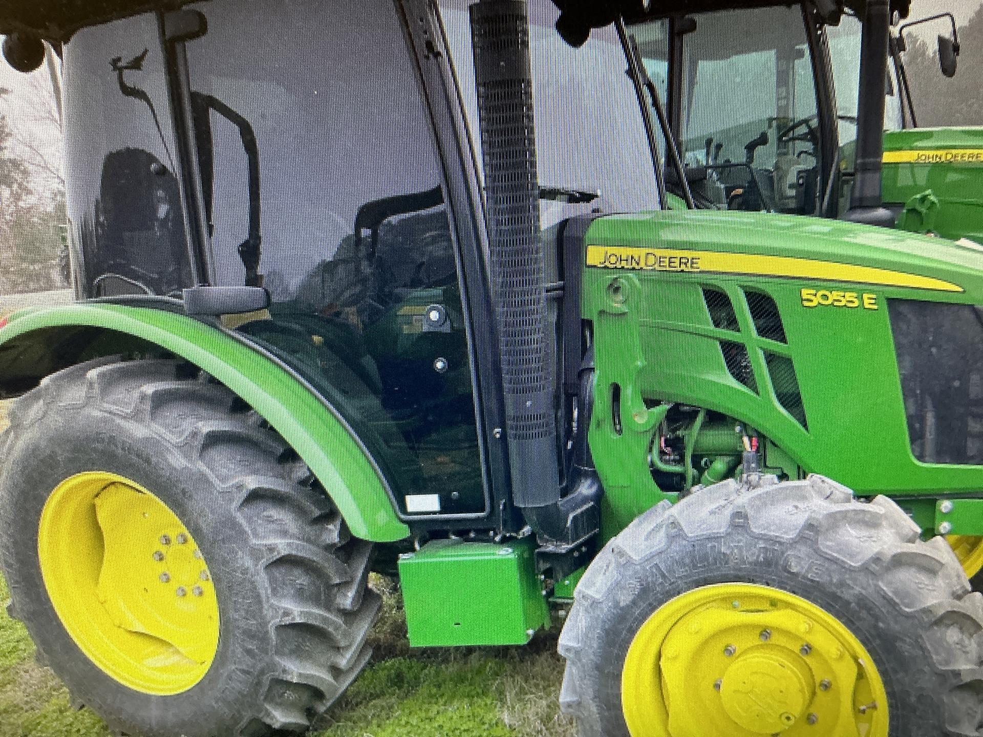 2022 John Deere 5055E Image