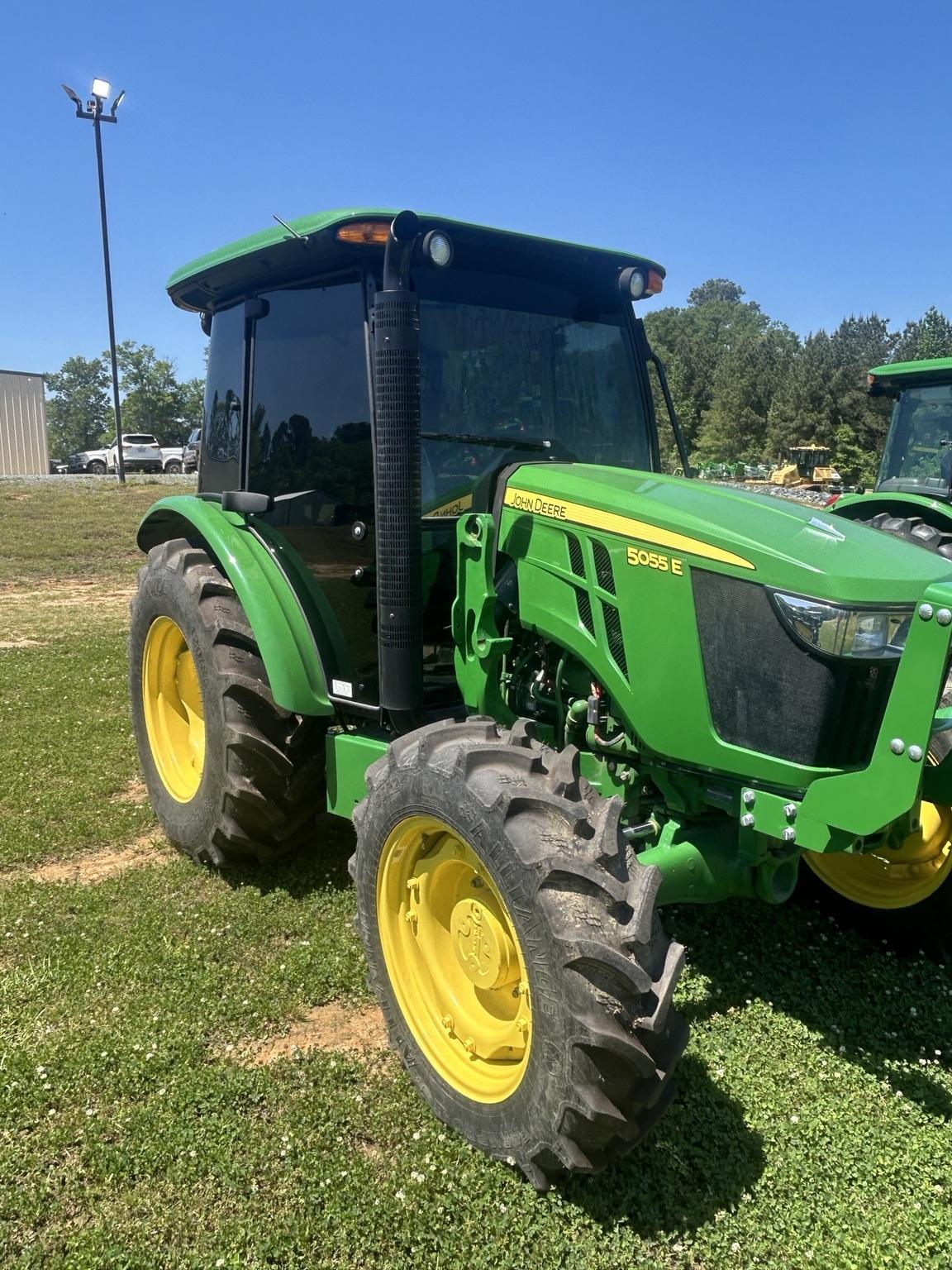 2022 John Deere 5055E Image
