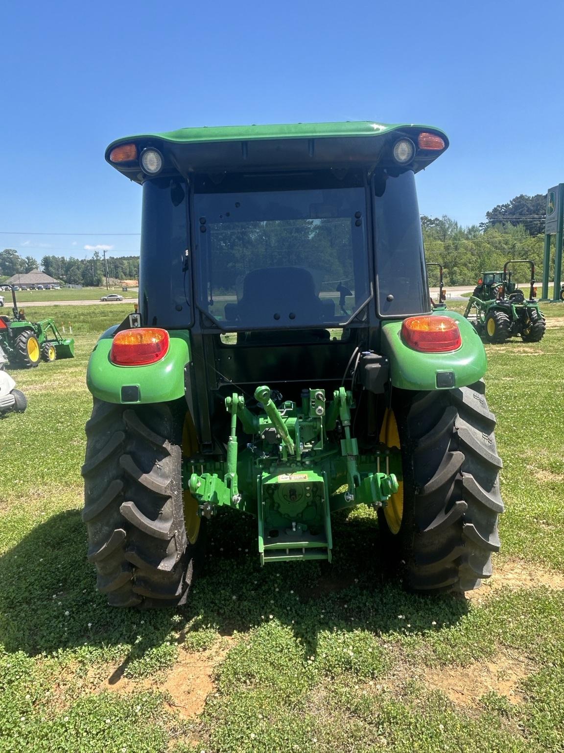 2022 John Deere 5055E Image