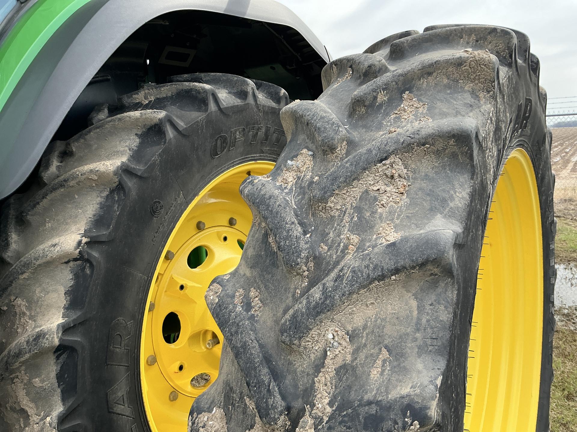2022 John Deere 8R 340 Image