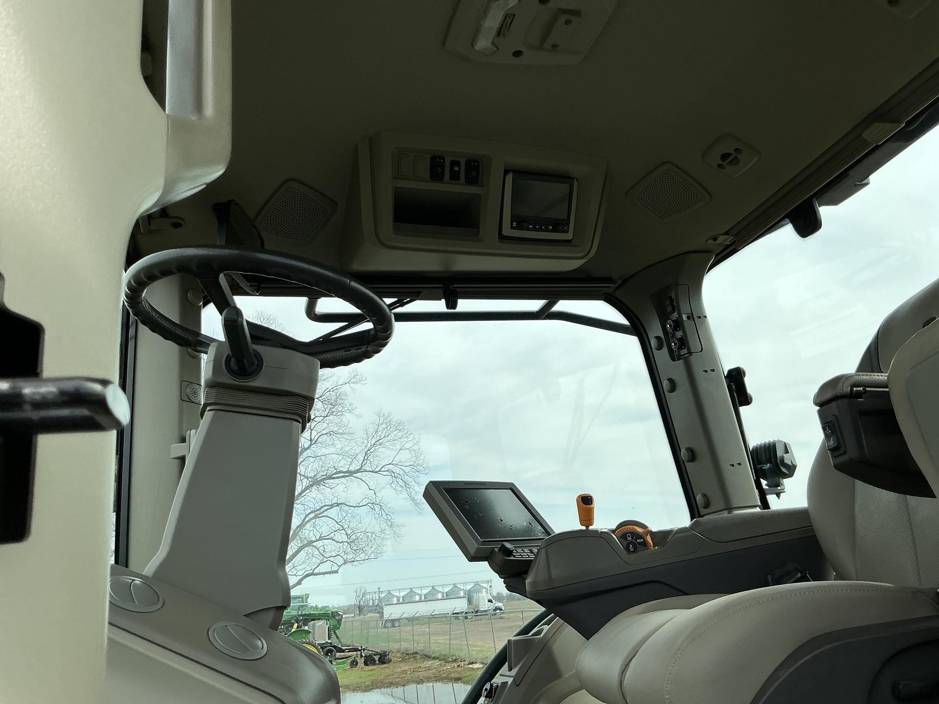 2022 John Deere 8R 340 Image