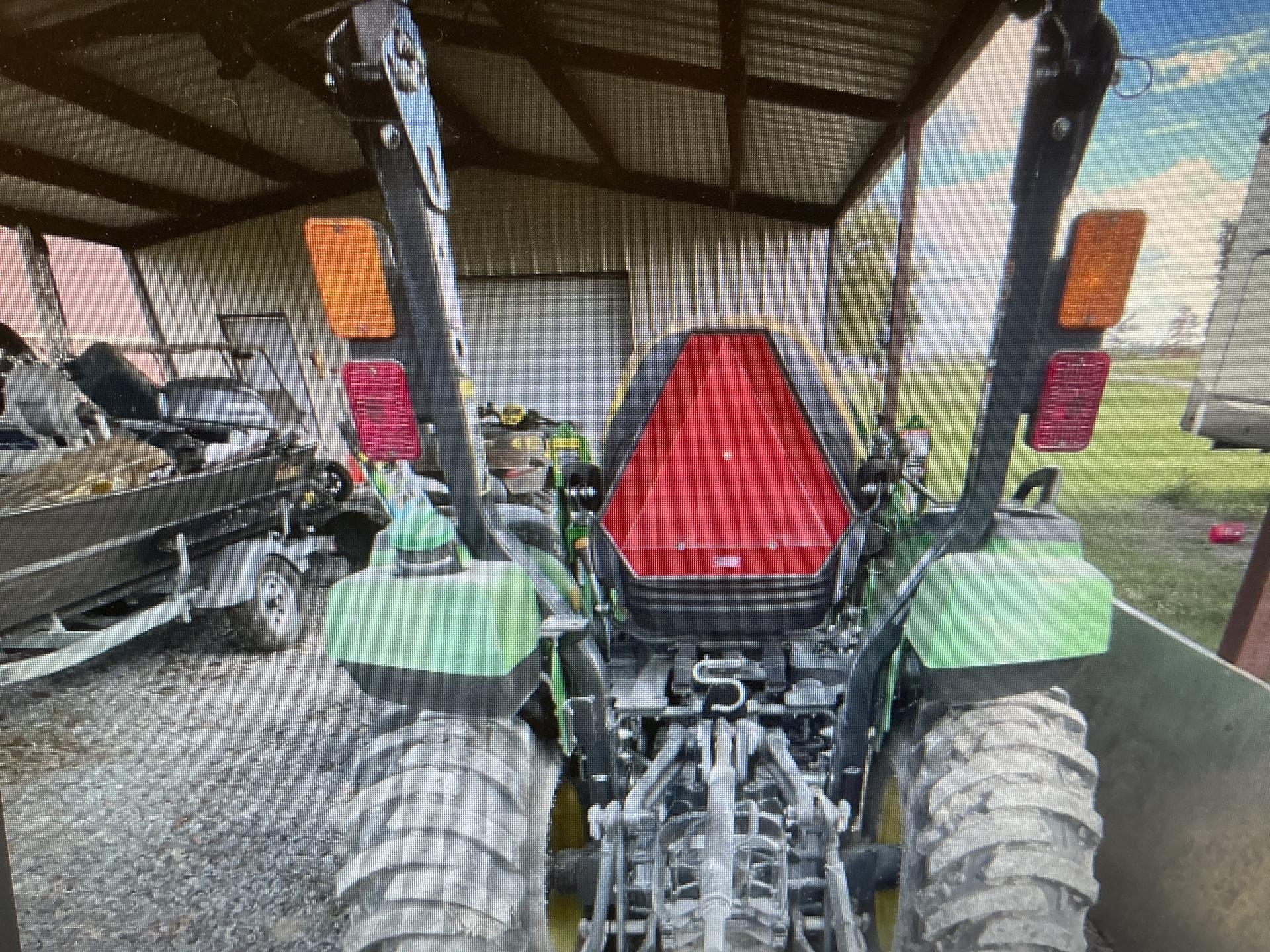 2020 John Deere 2032R Image