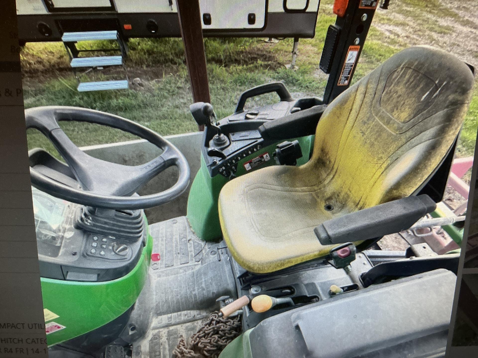 2020 John Deere 2032R Image