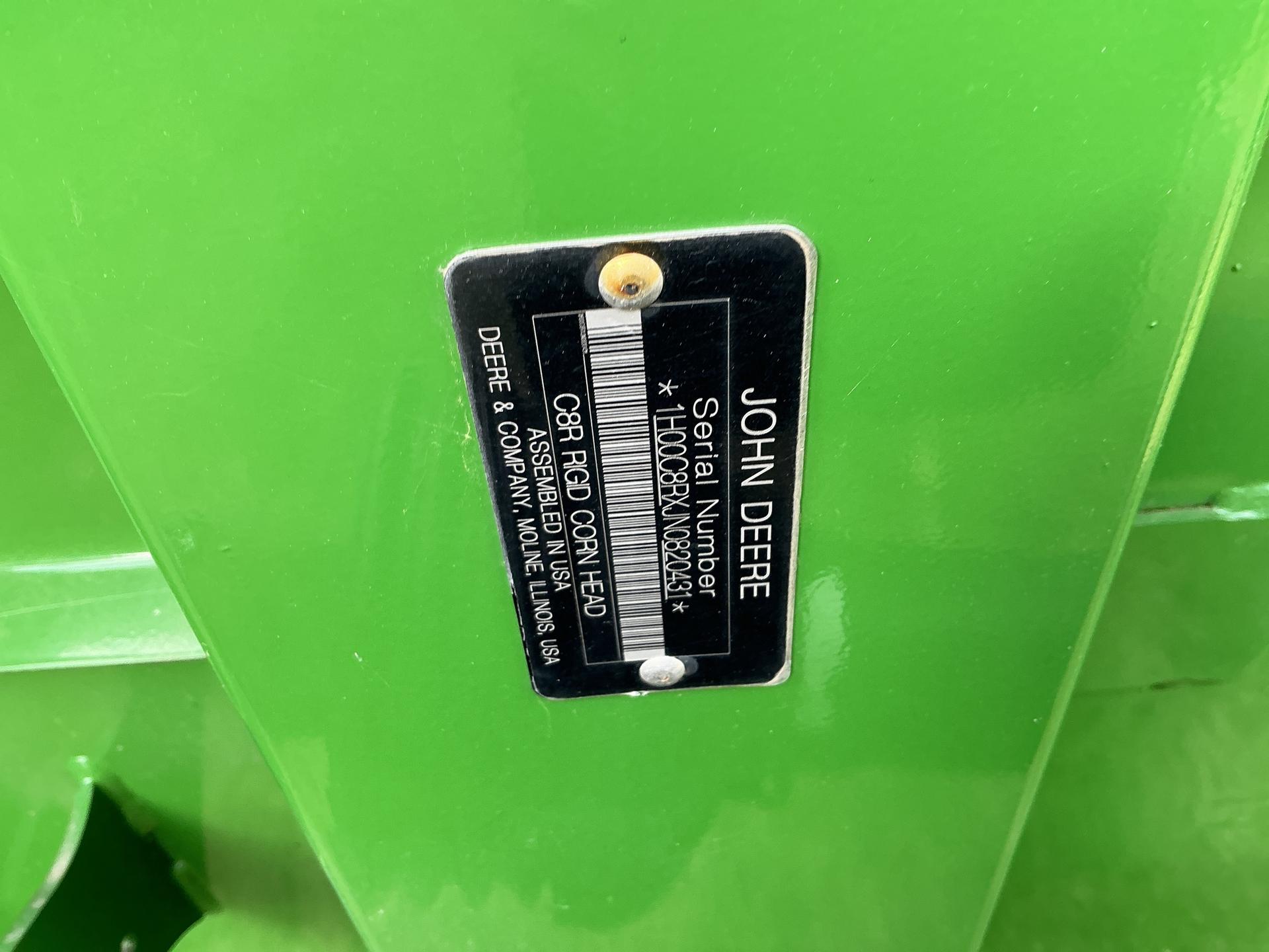 2022 John Deere C8R CORN HEAD Image