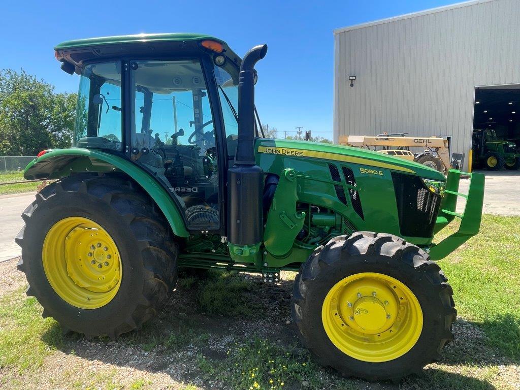 2023 John Deere 5090E Image