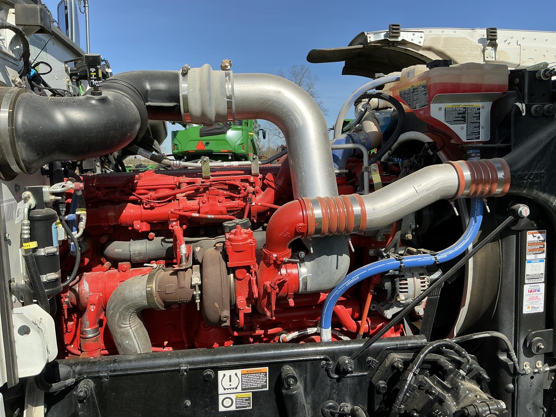 2023 Peterbilt 389 conventional Image