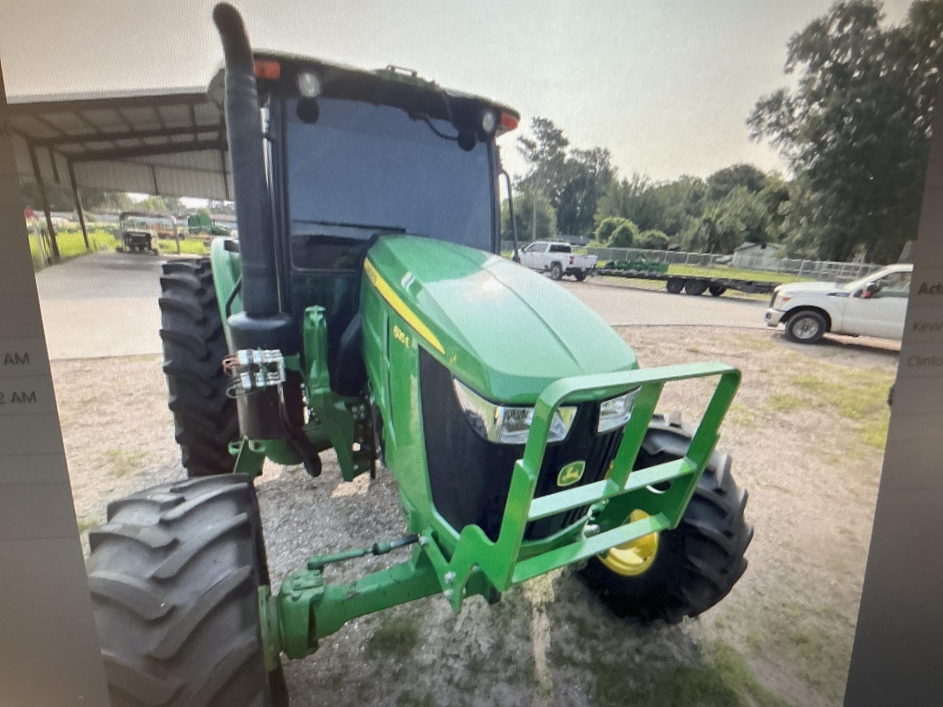2022 John Deere 6135E Image