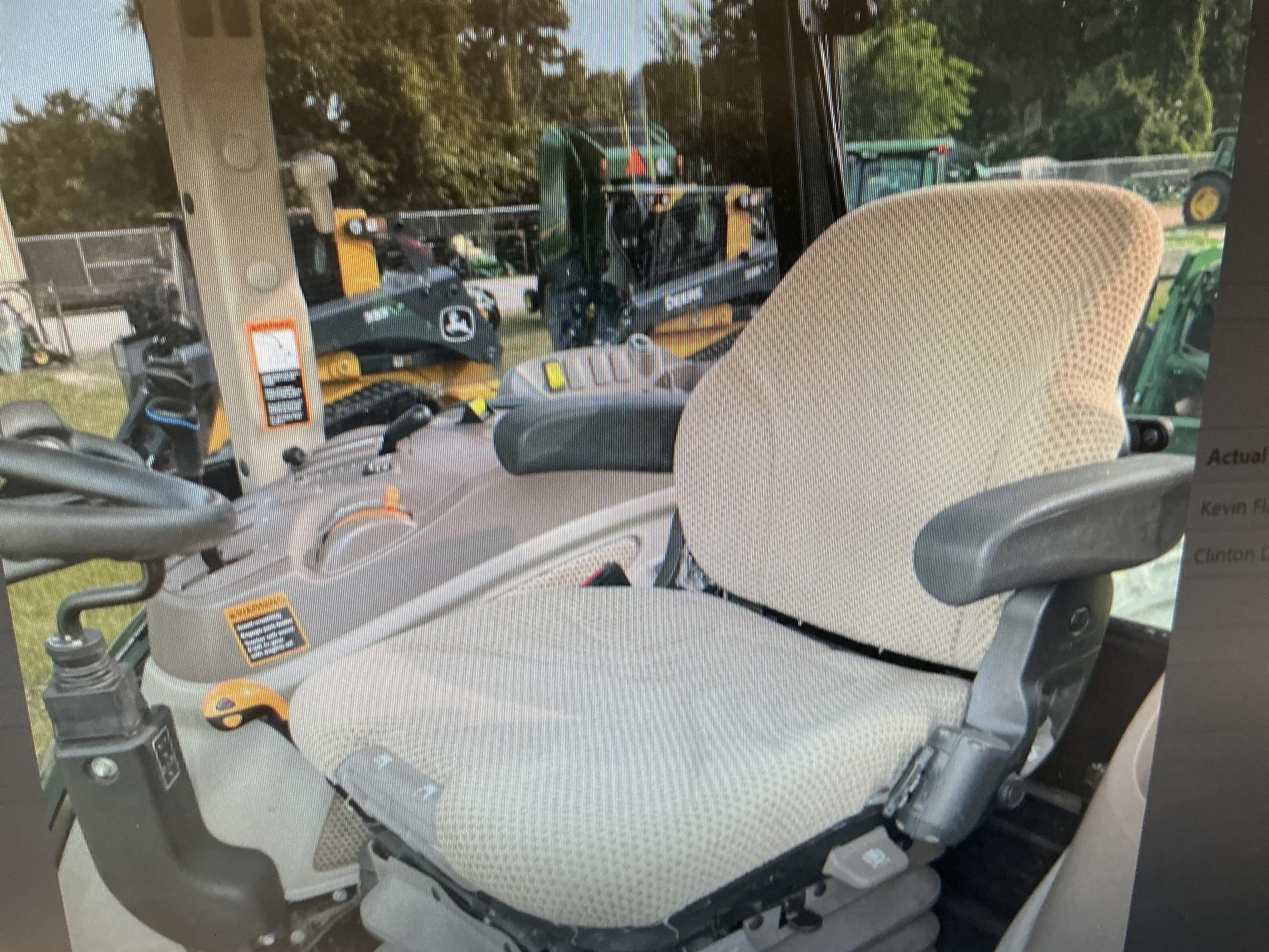 2023 John Deere 6135E Image