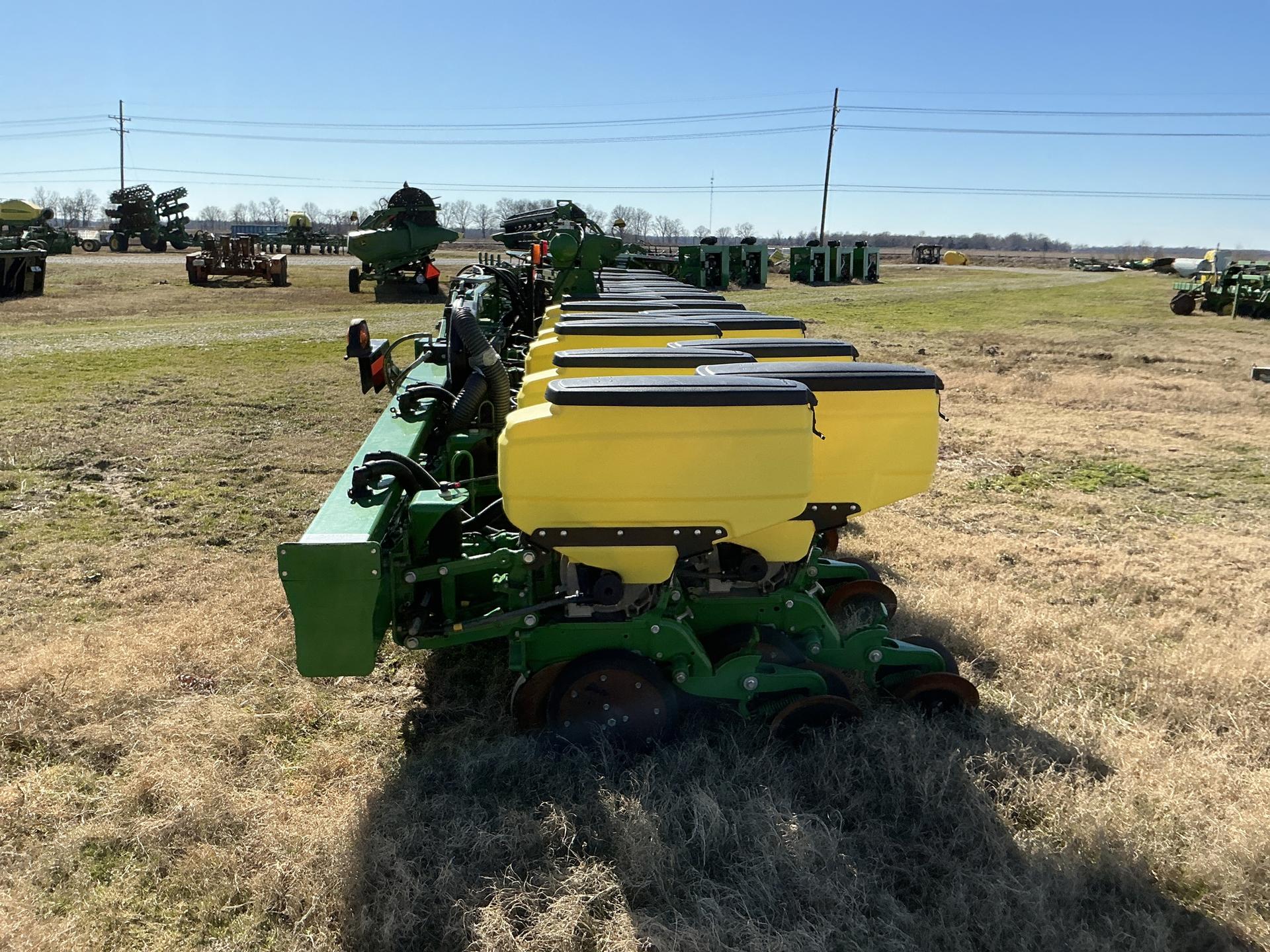 2016 John Deere ORTHMAN DR 12 Image