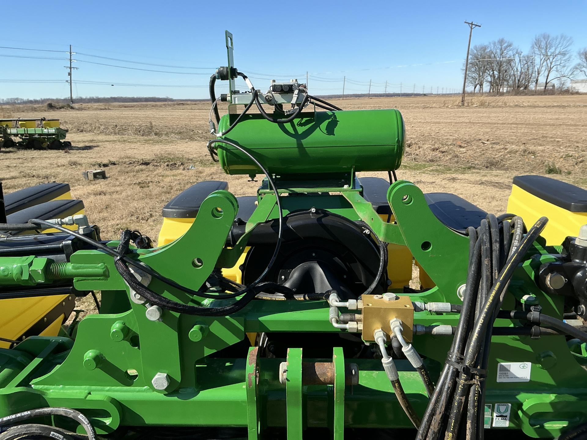 2016 John Deere ORTHMAN DR 12 Image
