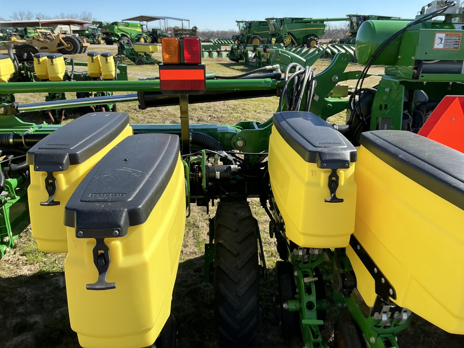 2016 John Deere ORTHMAN DR 12 Image
