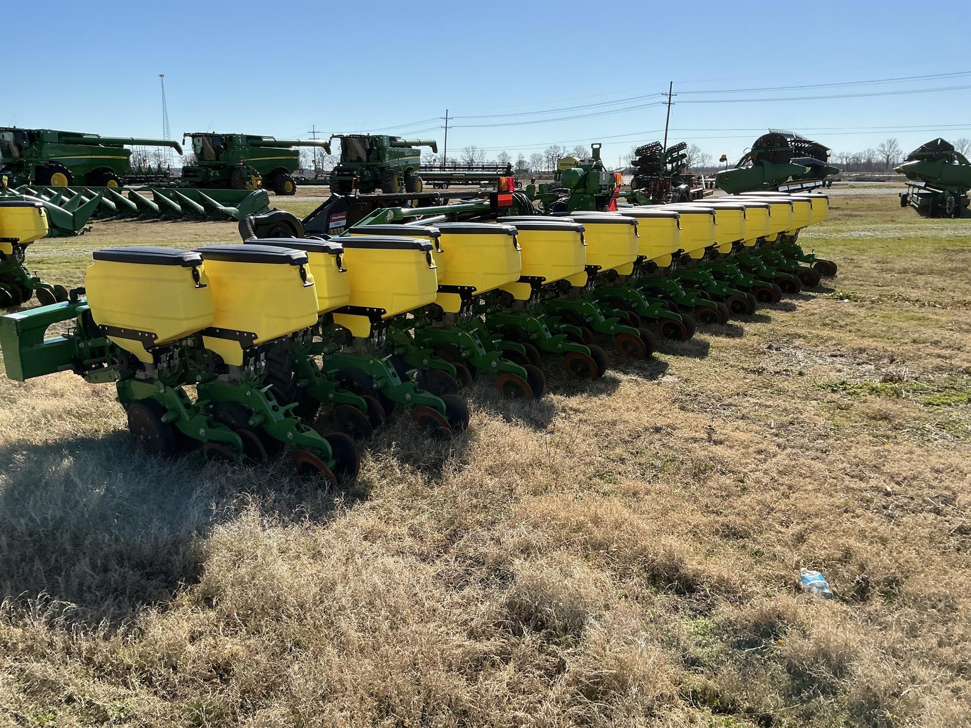 2016 John Deere ORTHMAN DR 12 Image