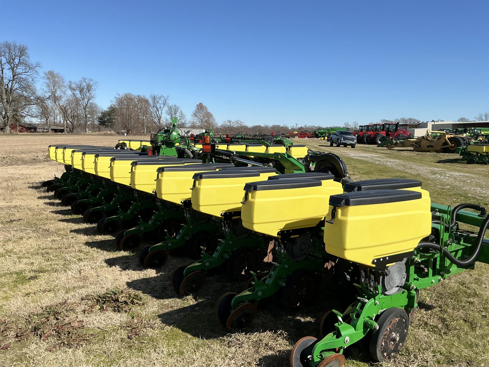 2016 John Deere ORTHMAN DR 12 Image