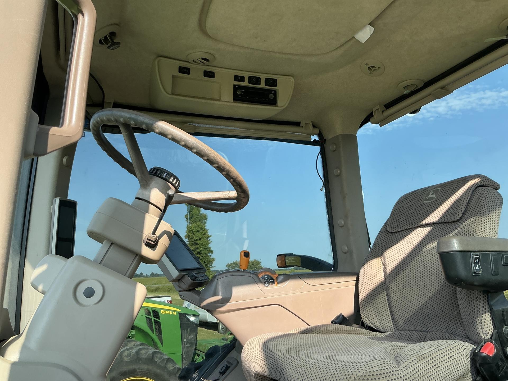 2019 John Deere 8320R Image