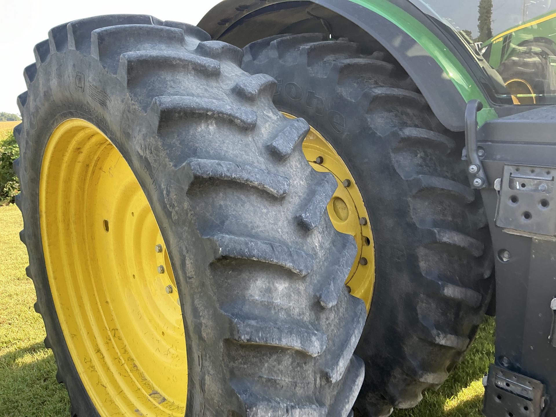 2019 John Deere 8320R Image