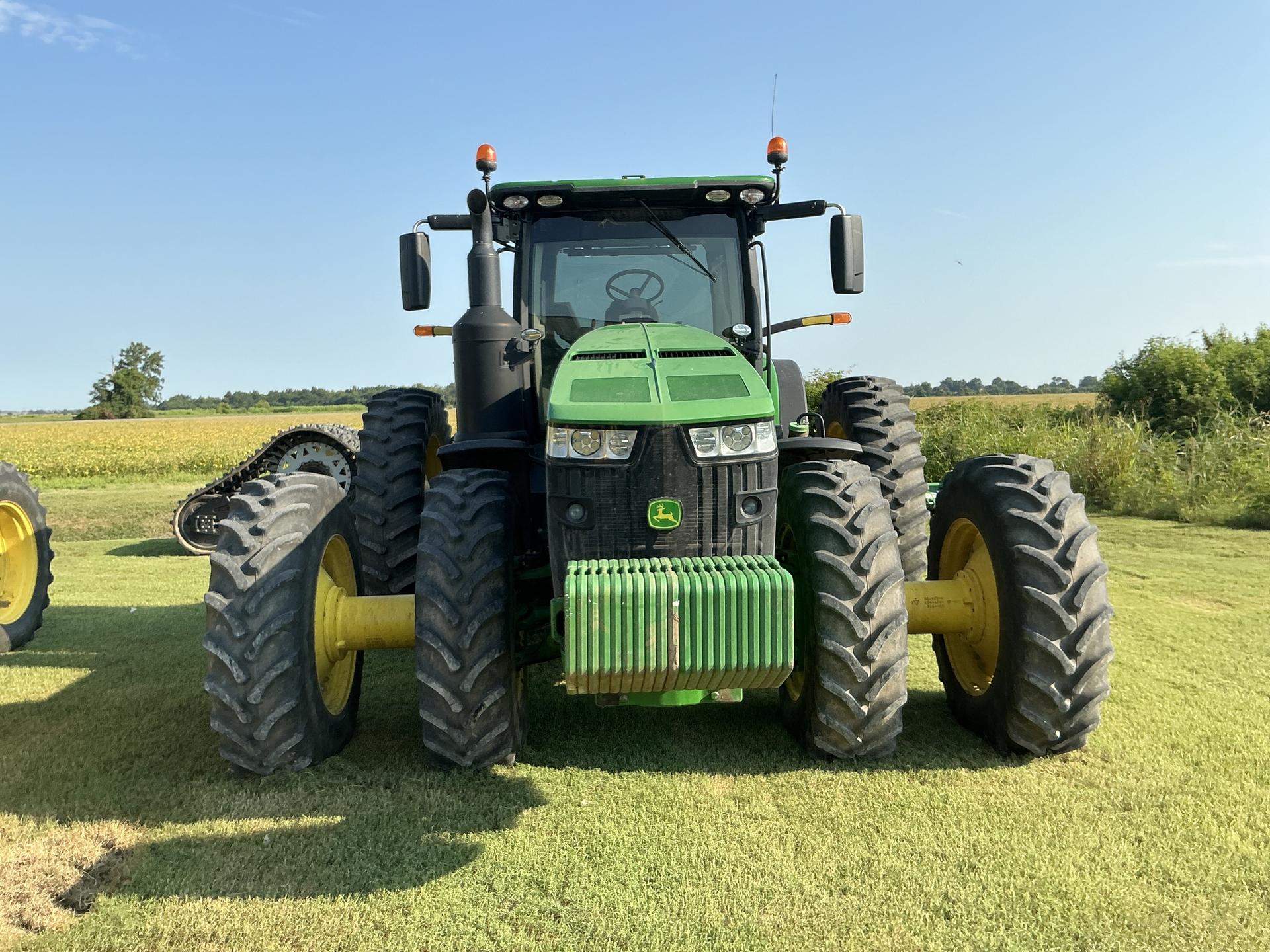 2019 John Deere 8320R Image